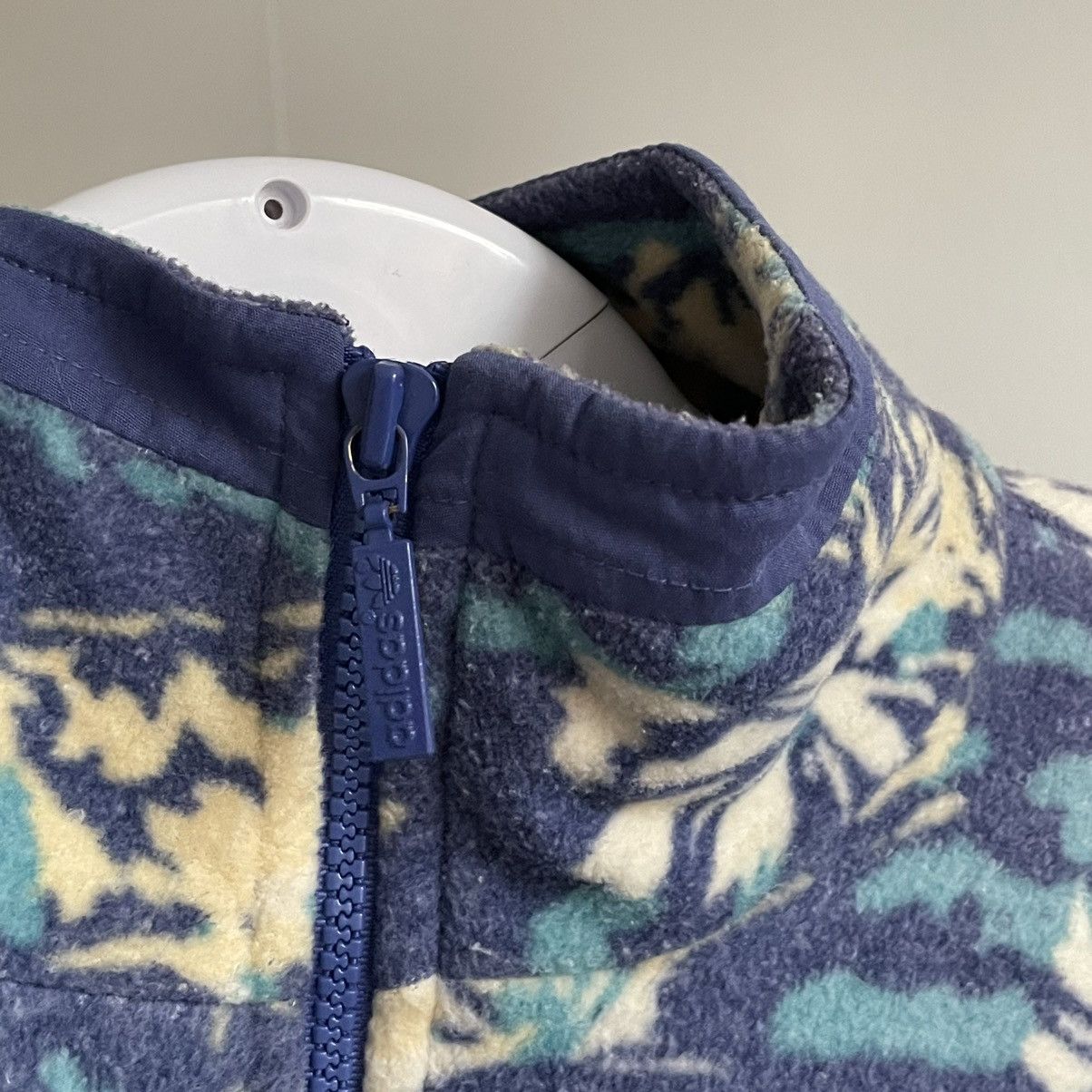 Adidas Vintage Adidas Floral Design Navajo Fleece Size US L / EU 52-54 / 3 - 6 Thumbnail