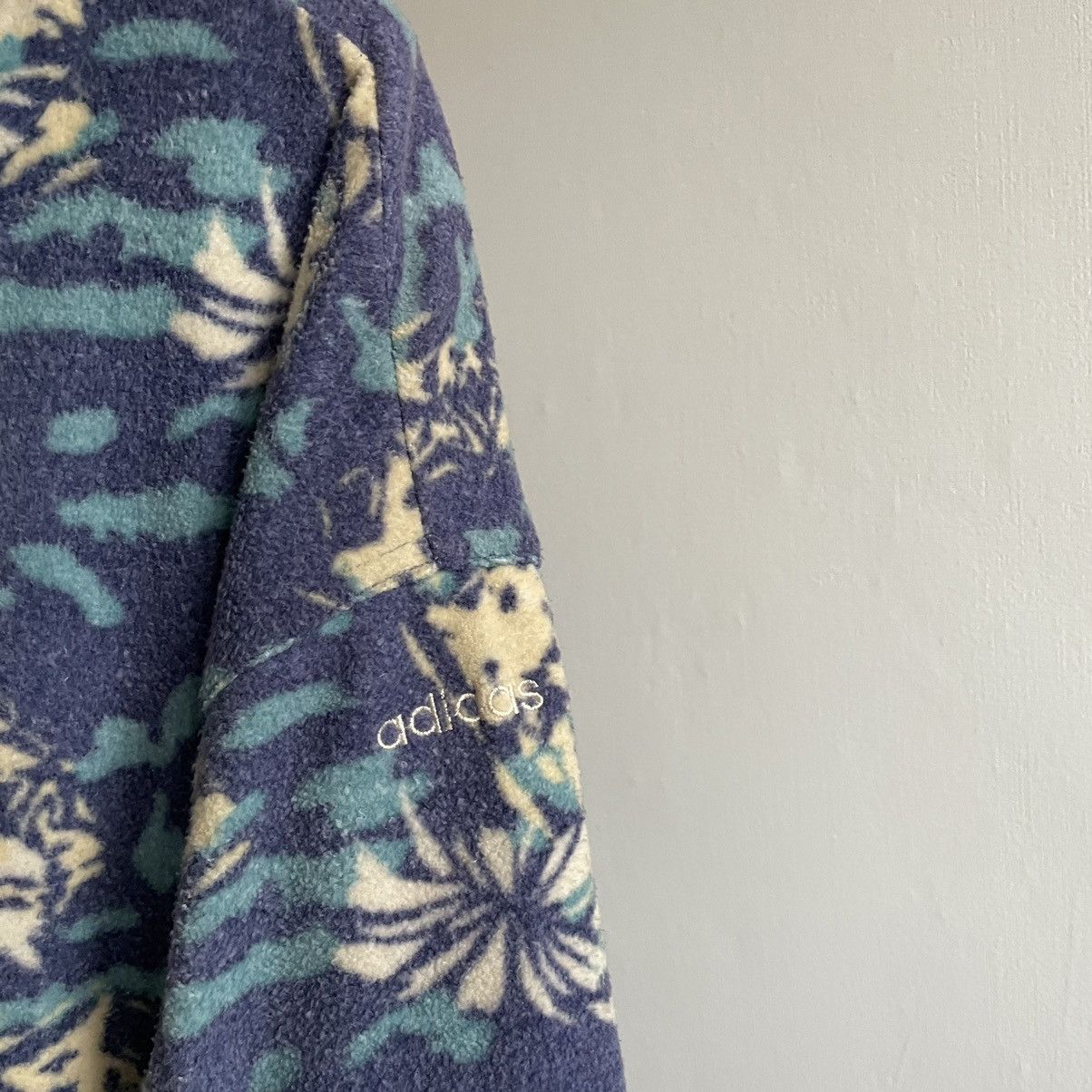 Adidas Vintage Adidas Floral Design Navajo Fleece Size US L / EU 52-54 / 3 - 4 Thumbnail
