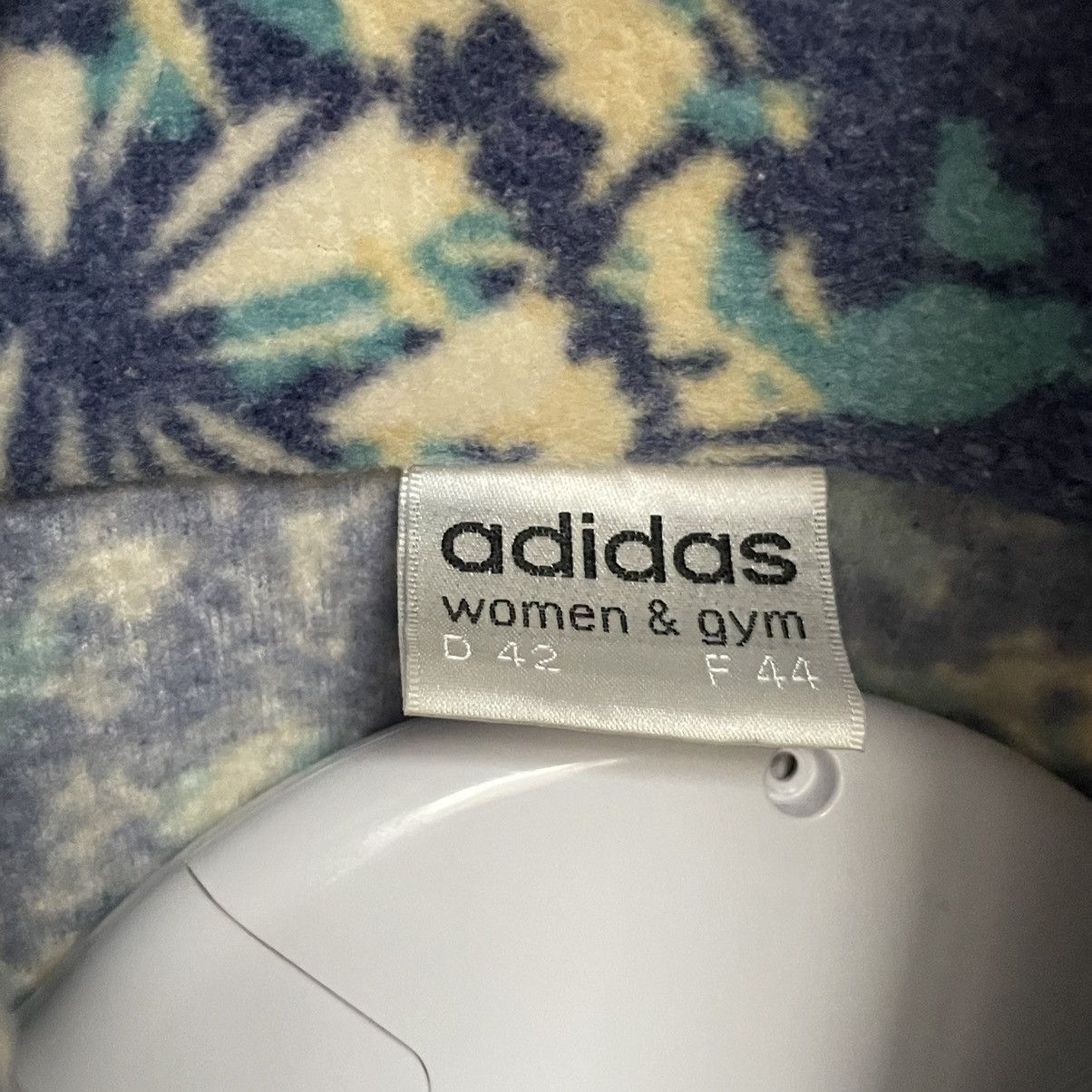 Adidas Vintage Adidas Floral Design Navajo Fleece Size US L / EU 52-54 / 3 - 8 Thumbnail