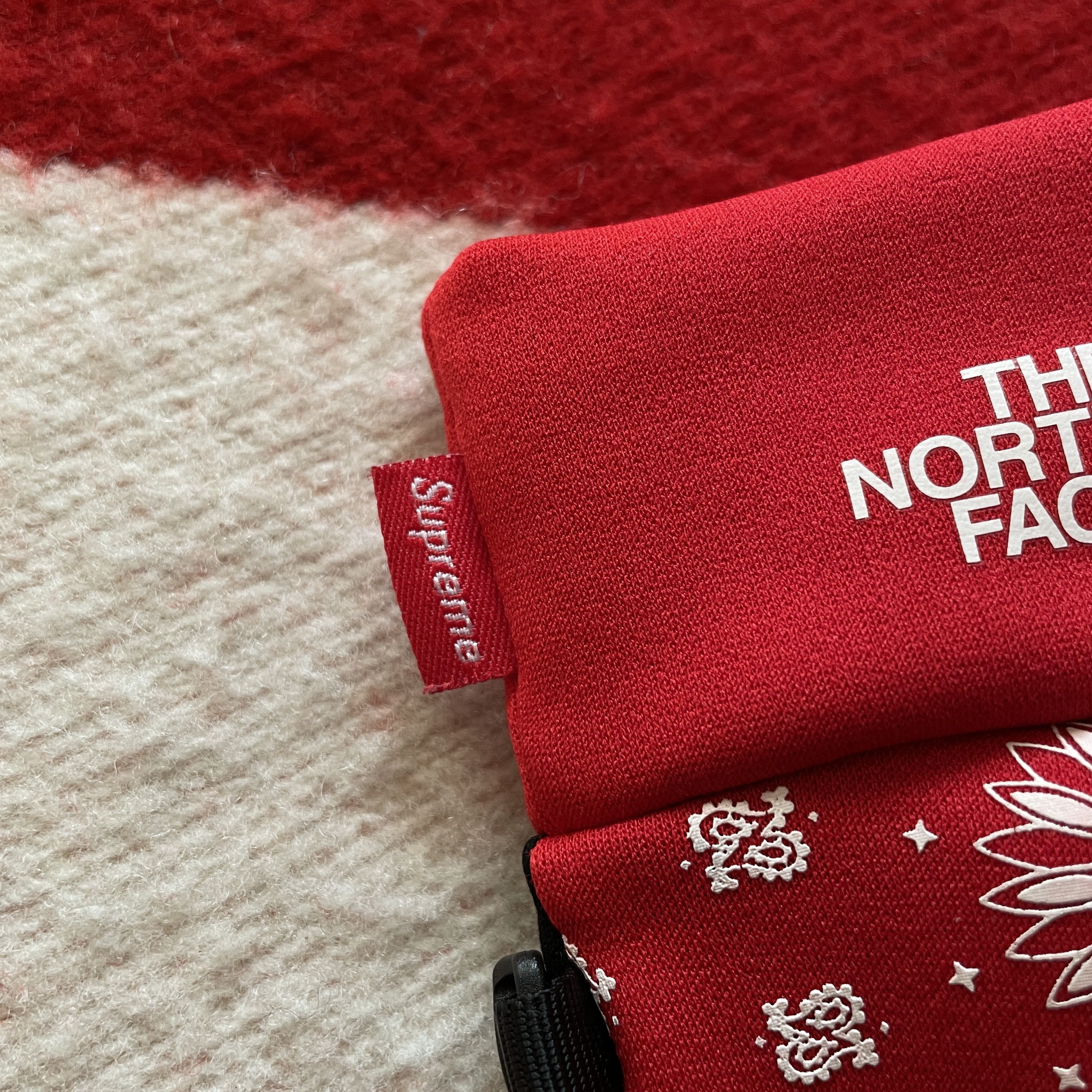 Supreme × The North Face Supreme x TNF - E-TIP Bandana Gloves F/W14 2014 Size ONE SIZE - 4 Thumbnail