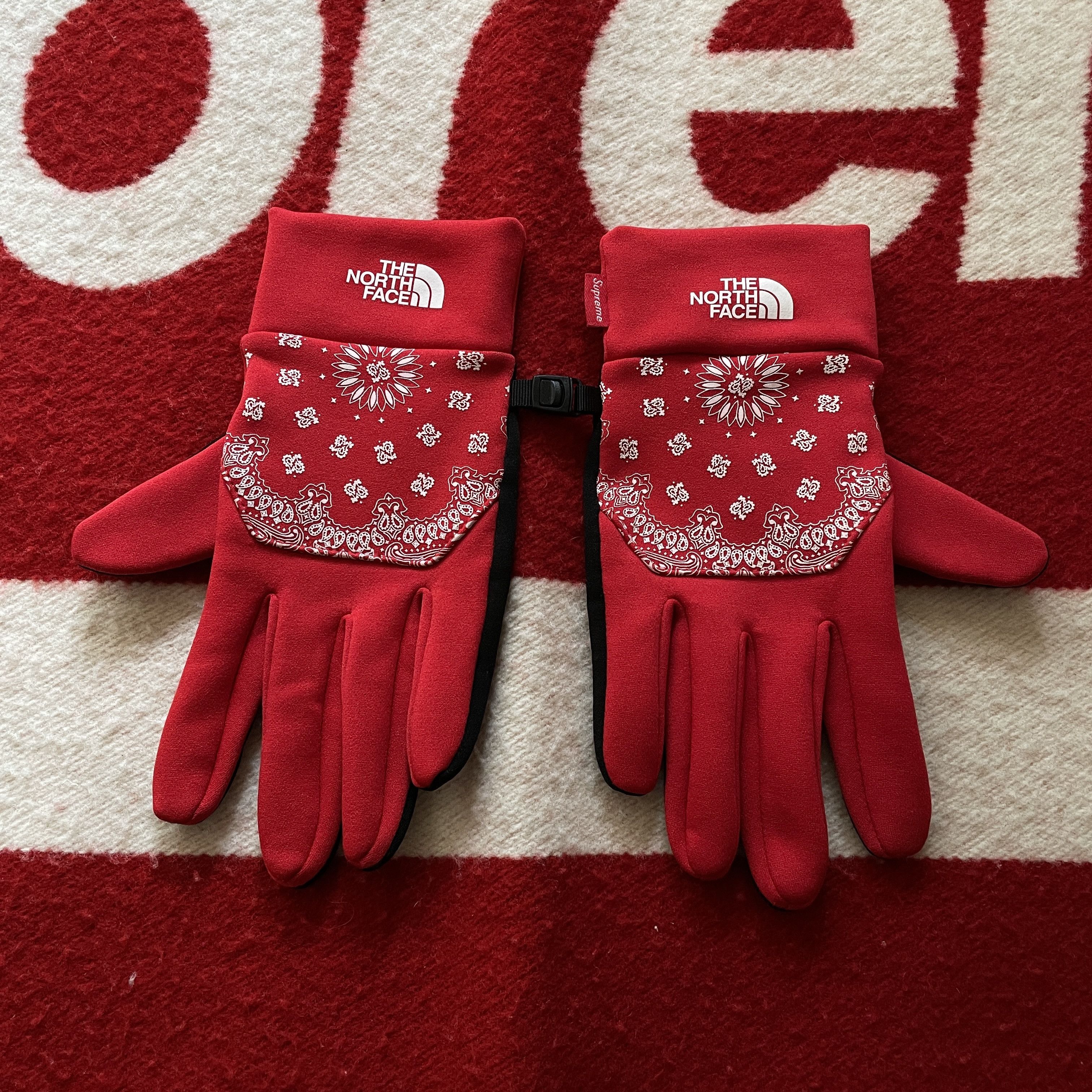 Supreme Supreme x TNF - E-TIP Bandana Gloves F/W14 2014 | Grailed