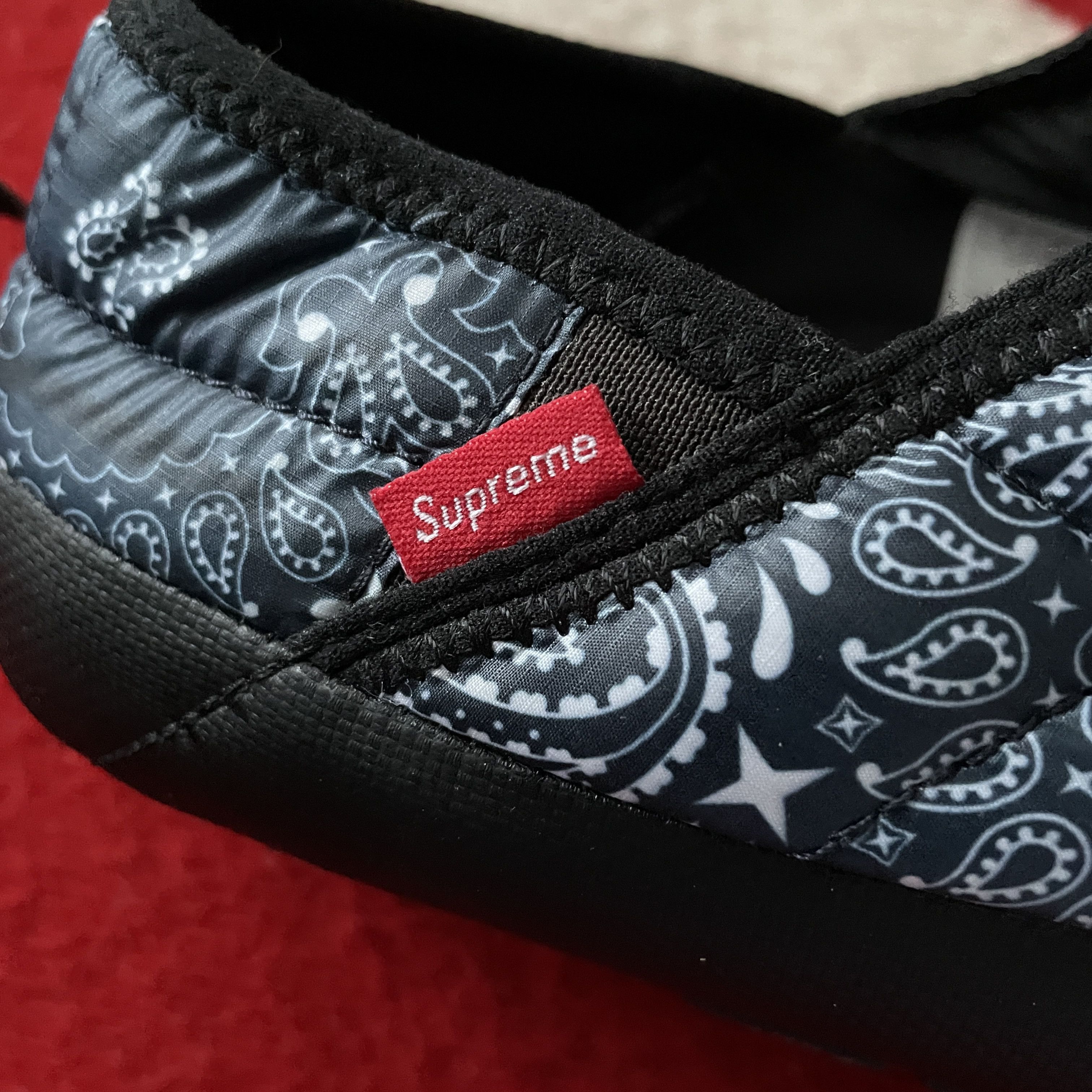 Supreme × The North Face *DS OG ALL* Bandana Traction Mule Slippers F/W14 Navy Size US 9 / EU 42 - 5 Thumbnail