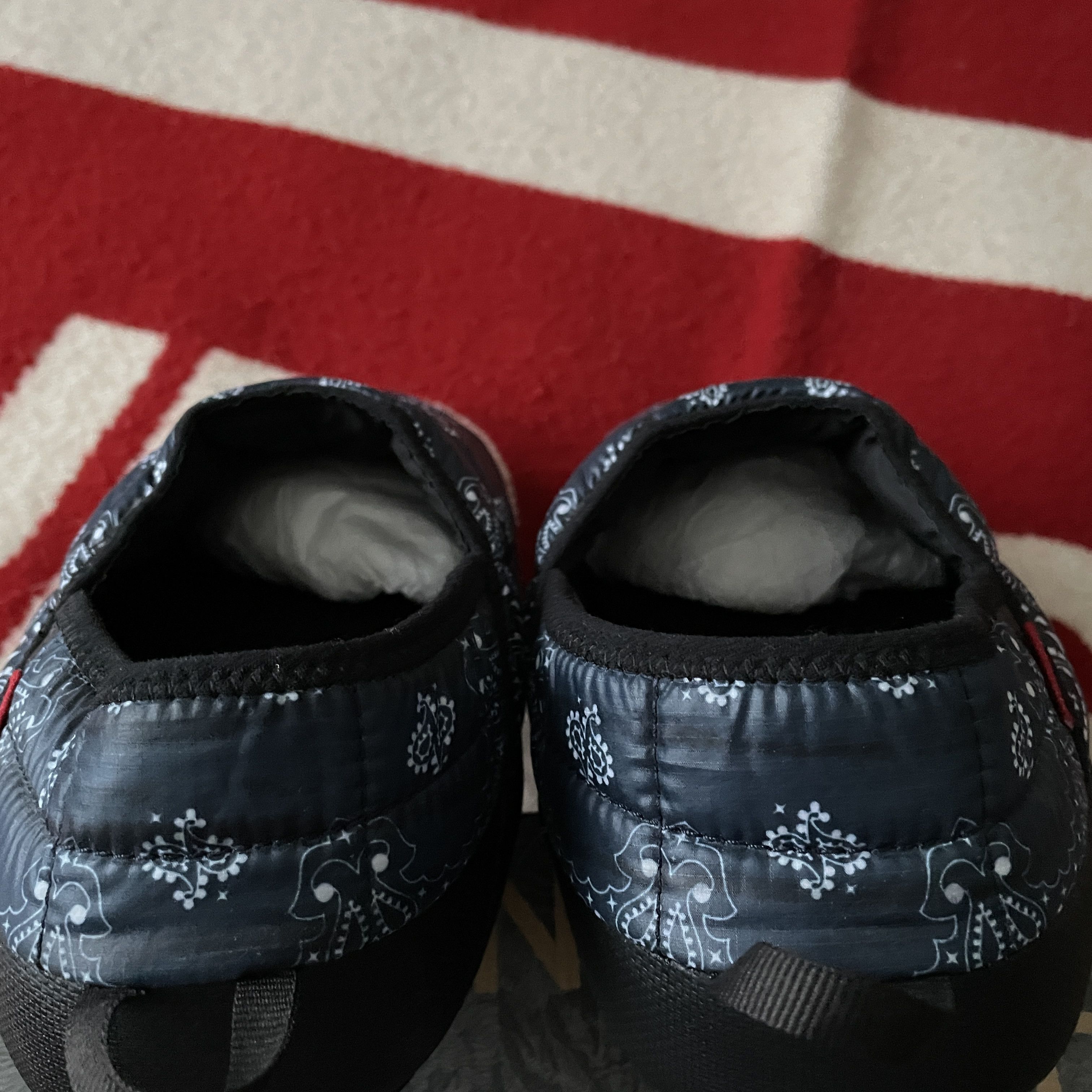 Supreme × The North Face *DS OG ALL* Bandana Traction Mule Slippers F/W14 Navy Size US 9 / EU 42 - 6 Thumbnail