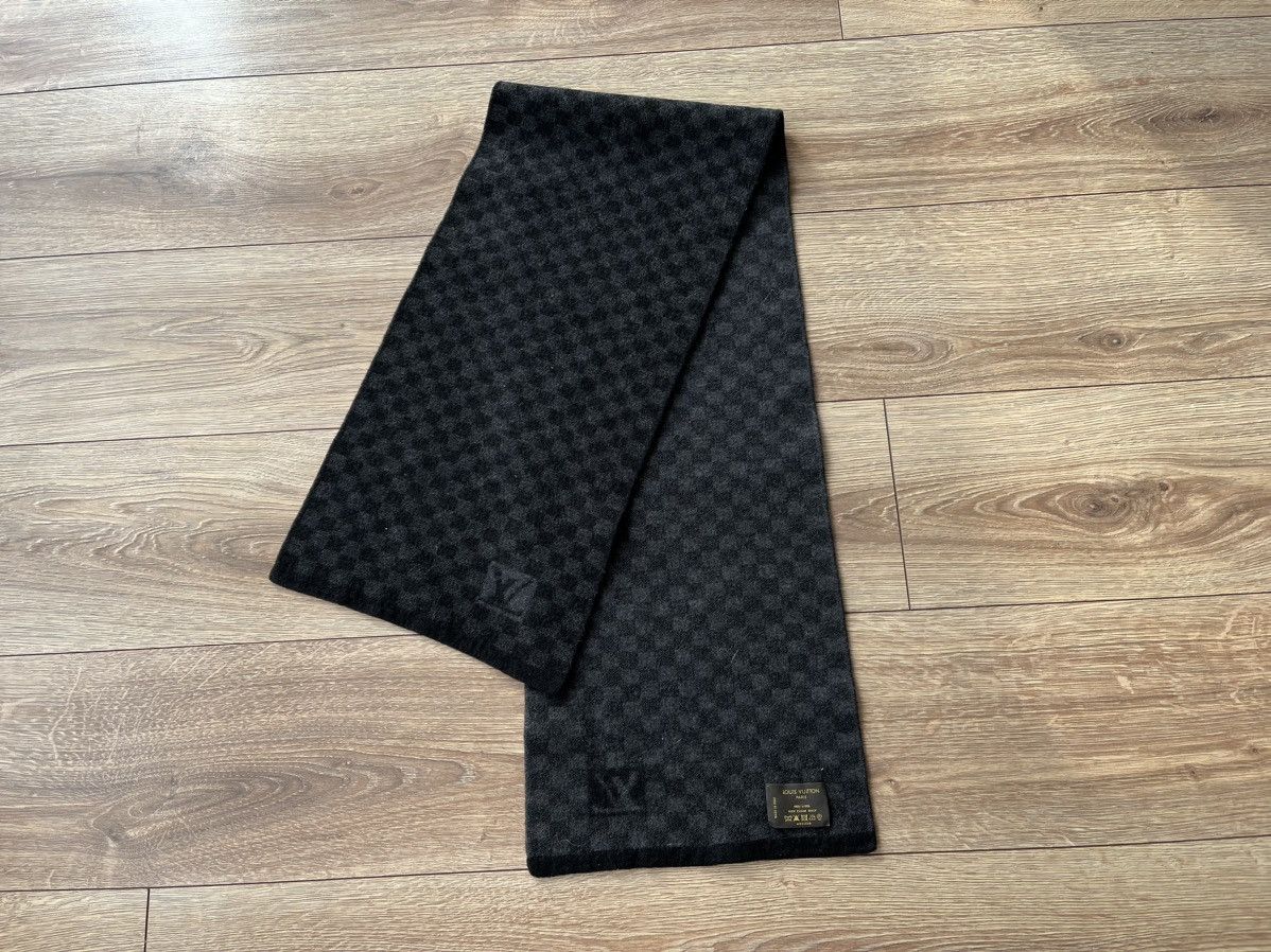 Louis Vuitton monogram Logomania wool scarf for Sale in Chicago