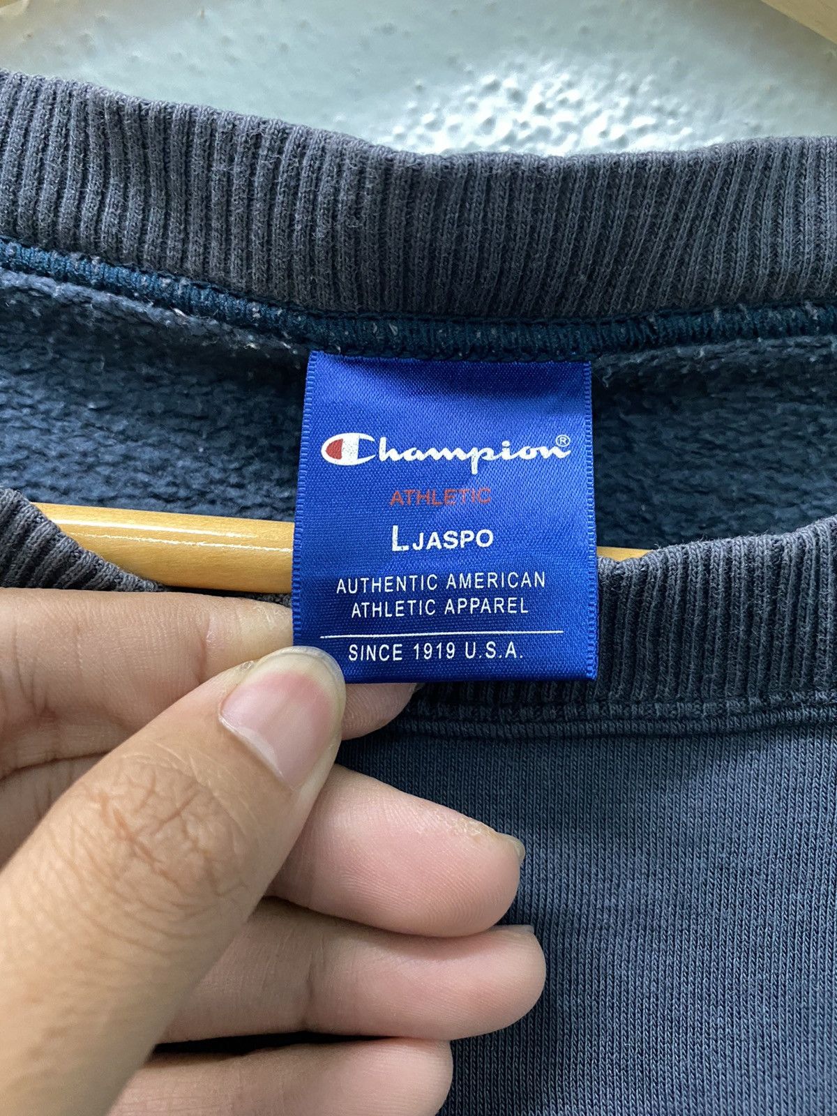 Champion × Vintage Vintage Champion Sun Faded C Logo Sweatshirt Size US L / EU 52-54 / 3 - 7 Thumbnail