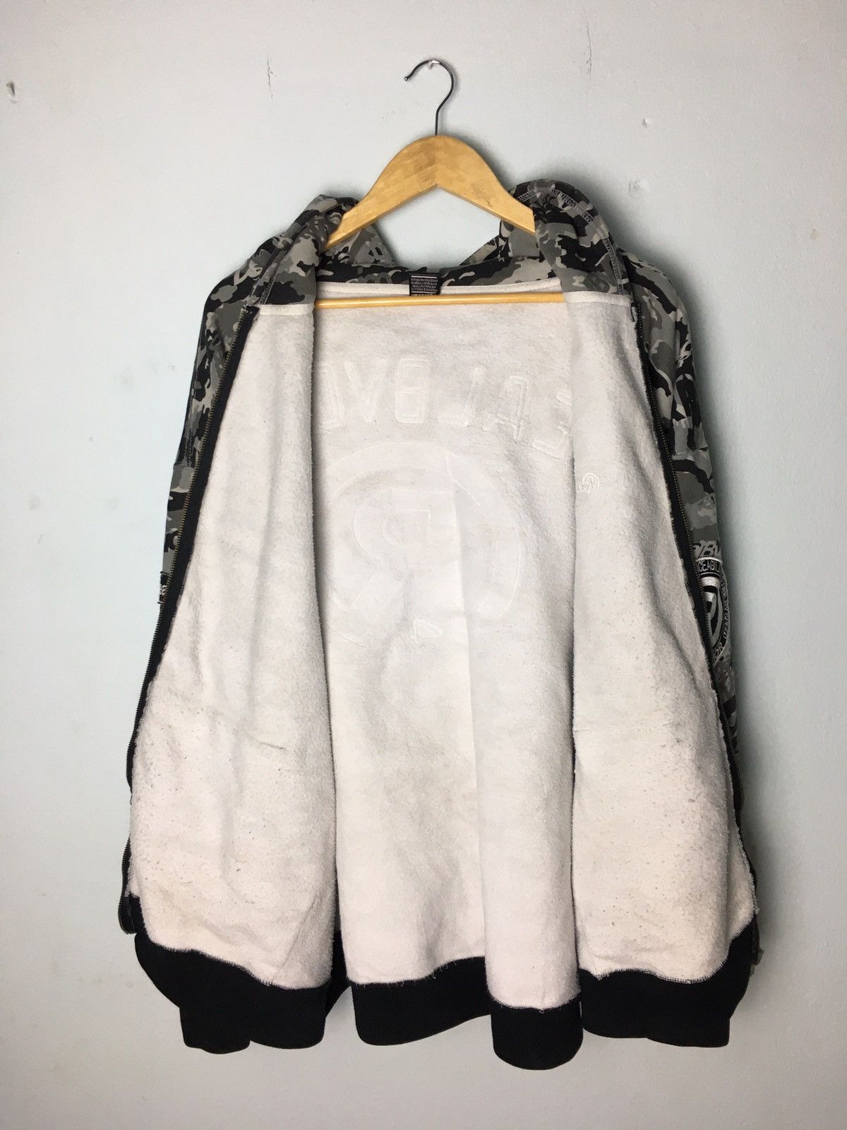 Japanese Brand Real B Voice Big Logo Camouflage Hoodie Bape Inspired Size US L / EU 52-54 / 3 - 24 Thumbnail
