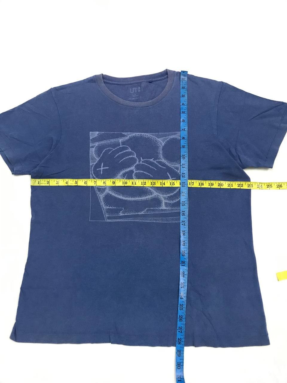 Kaws × Uniqlo × Vintage Vintage Kaws x Uniqlo Tee Size US L / EU 52-54 / 3 - 8 Thumbnail