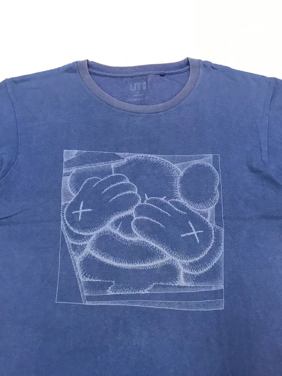 Kaws × Uniqlo × Vintage Vintage Kaws x Uniqlo Tee Size US L / EU 52-54 / 3 - 2 Thumbnail