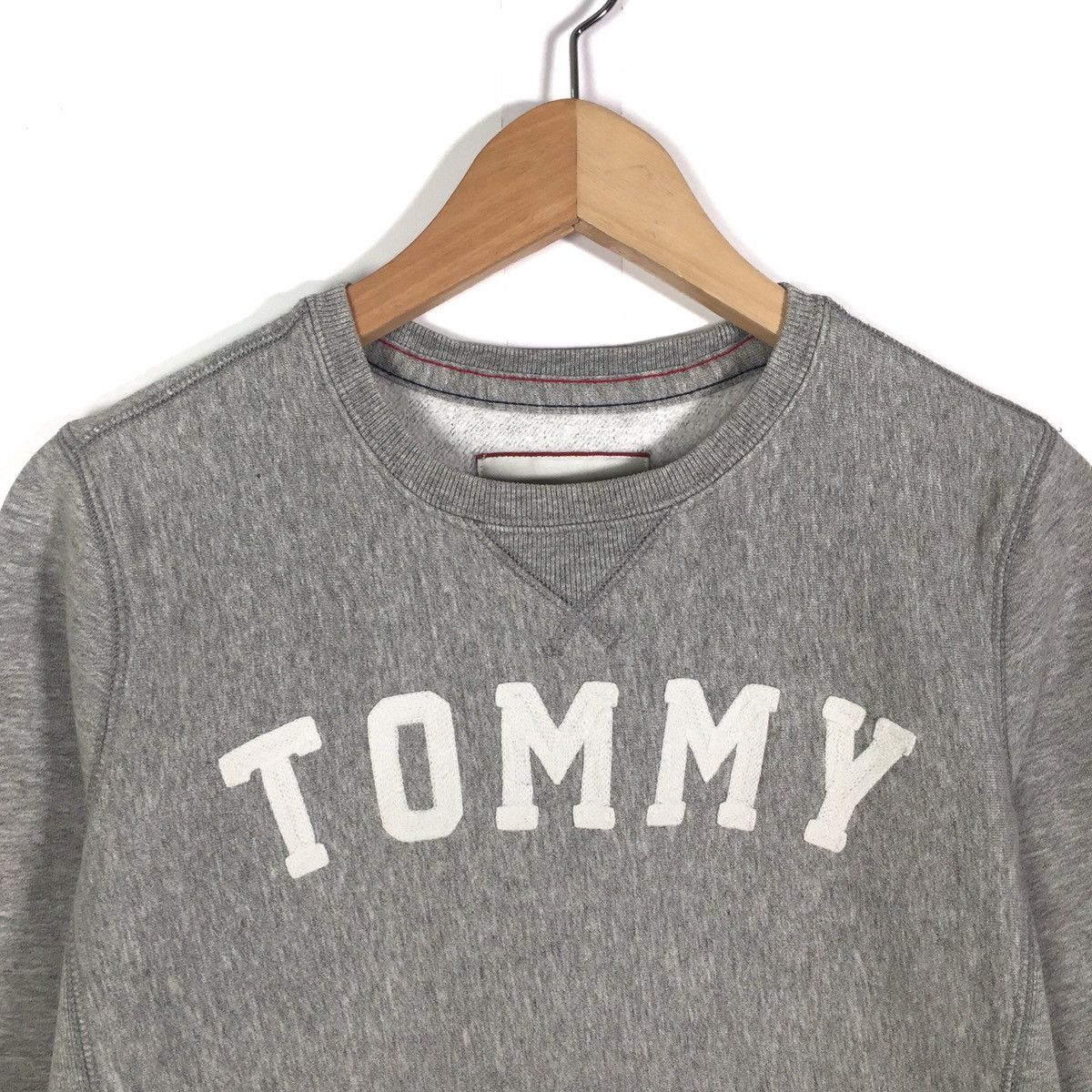 Tommy Hilfiger × Tommy Jeans × Vintage Vintage Tommy Hilfiger Sweatshirt Embroidery Tommy Size US XS / EU 42 / 0 - 2 Thumbnail