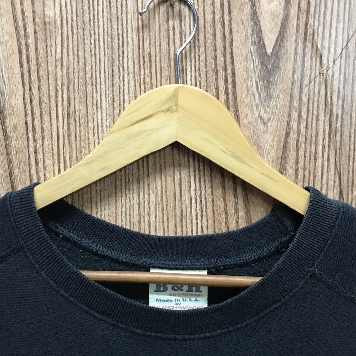 Vintage Vintage Plain Black Sweatshirt B&H Balance and Harmony Size US M / EU 48-50 / 2 - 5 Thumbnail