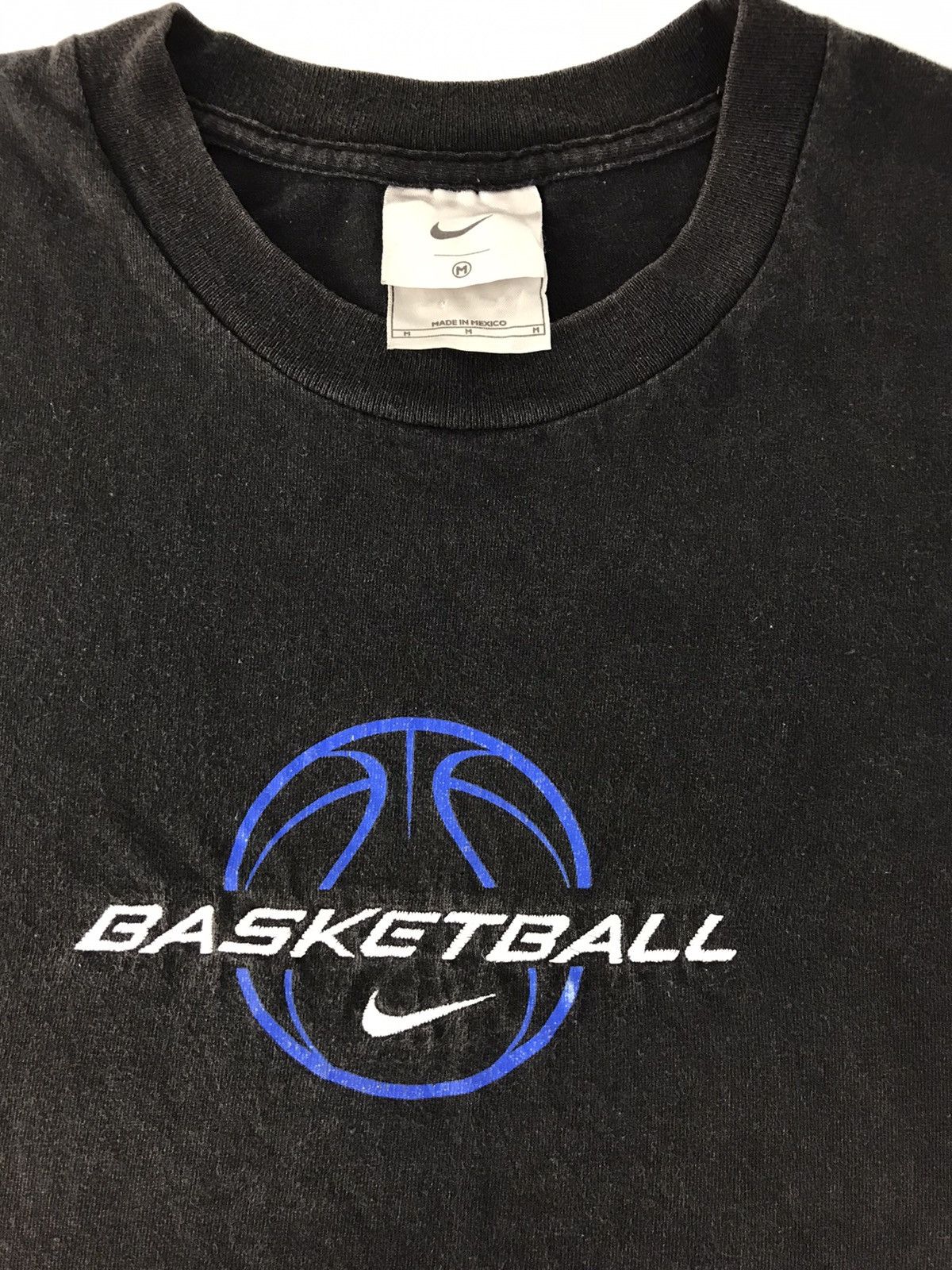 Nike × Vintage 90s Men Nike Basketball Big Logo Design Graphic Tee Size US L / EU 52-54 / 3 - 4 Thumbnail