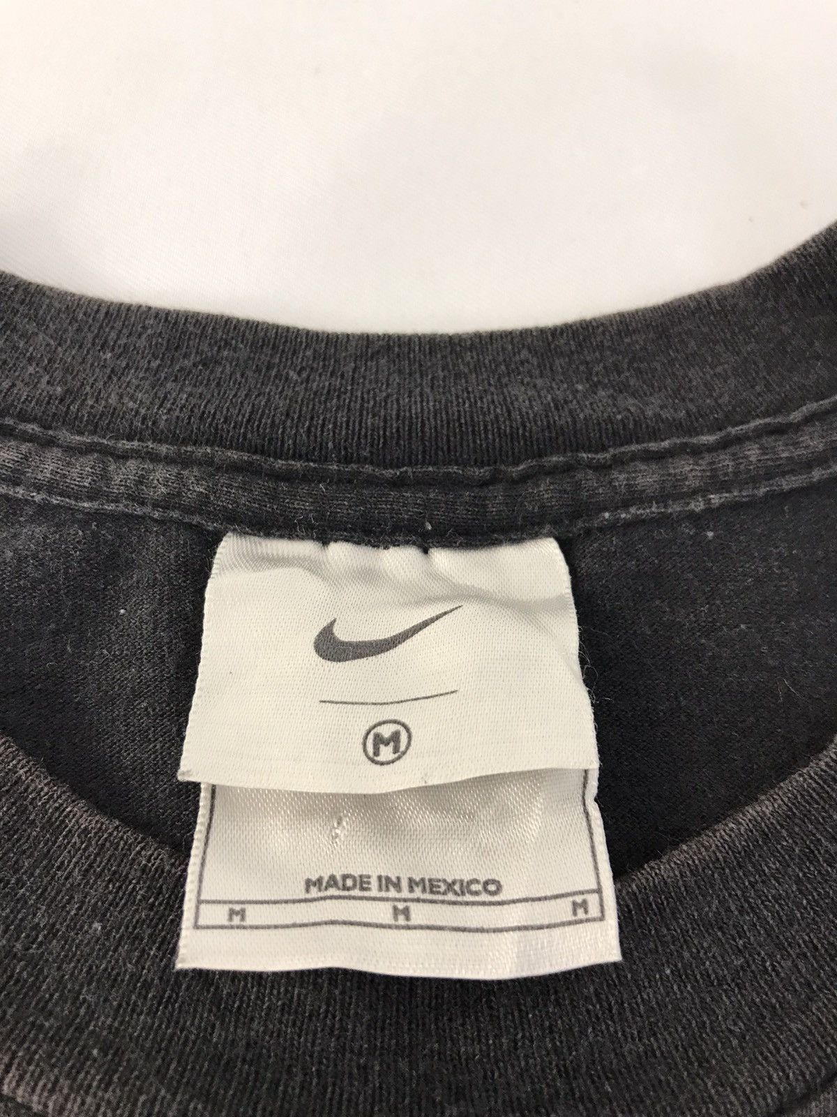 Nike × Vintage 90s Men Nike Basketball Big Logo Design Graphic Tee Size US L / EU 52-54 / 3 - 5 Thumbnail