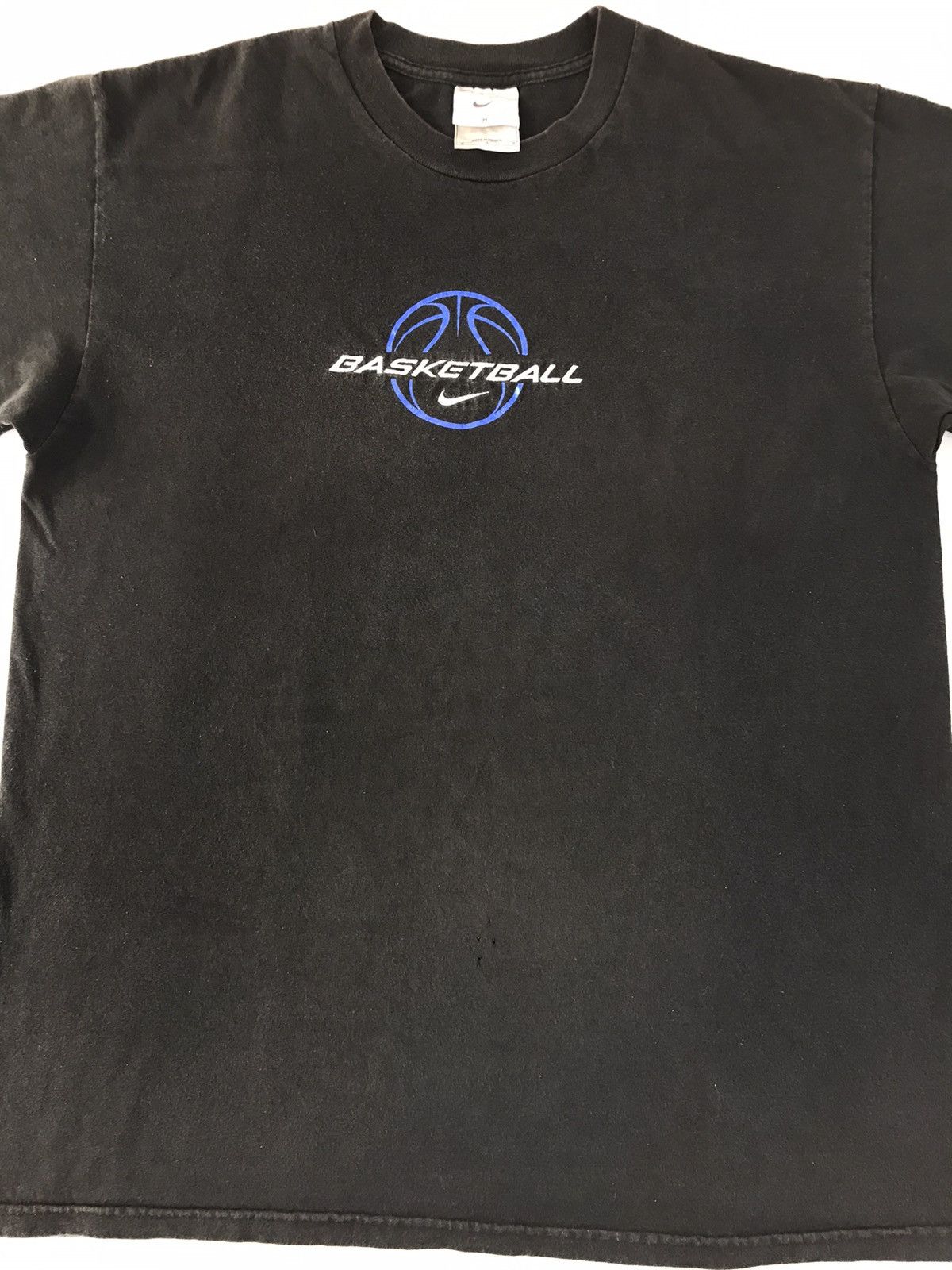 Nike × Vintage 90s Men Nike Basketball Big Logo Design Graphic Tee Size US L / EU 52-54 / 3 - 3 Thumbnail