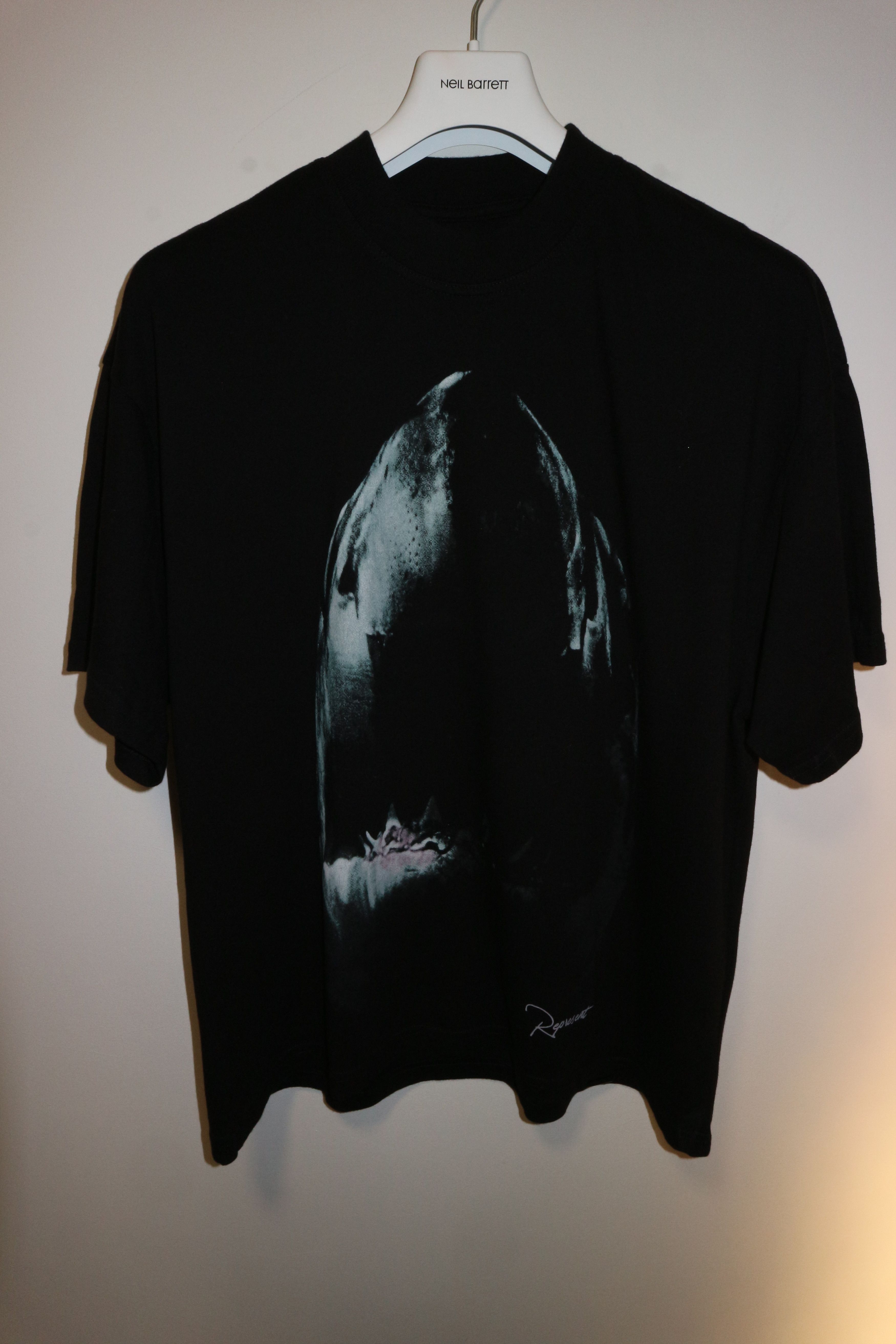 Represent Clo. SHARK PRINT T-SHIRT Size US XL / EU 56 / 4 - 1 Thumbnail