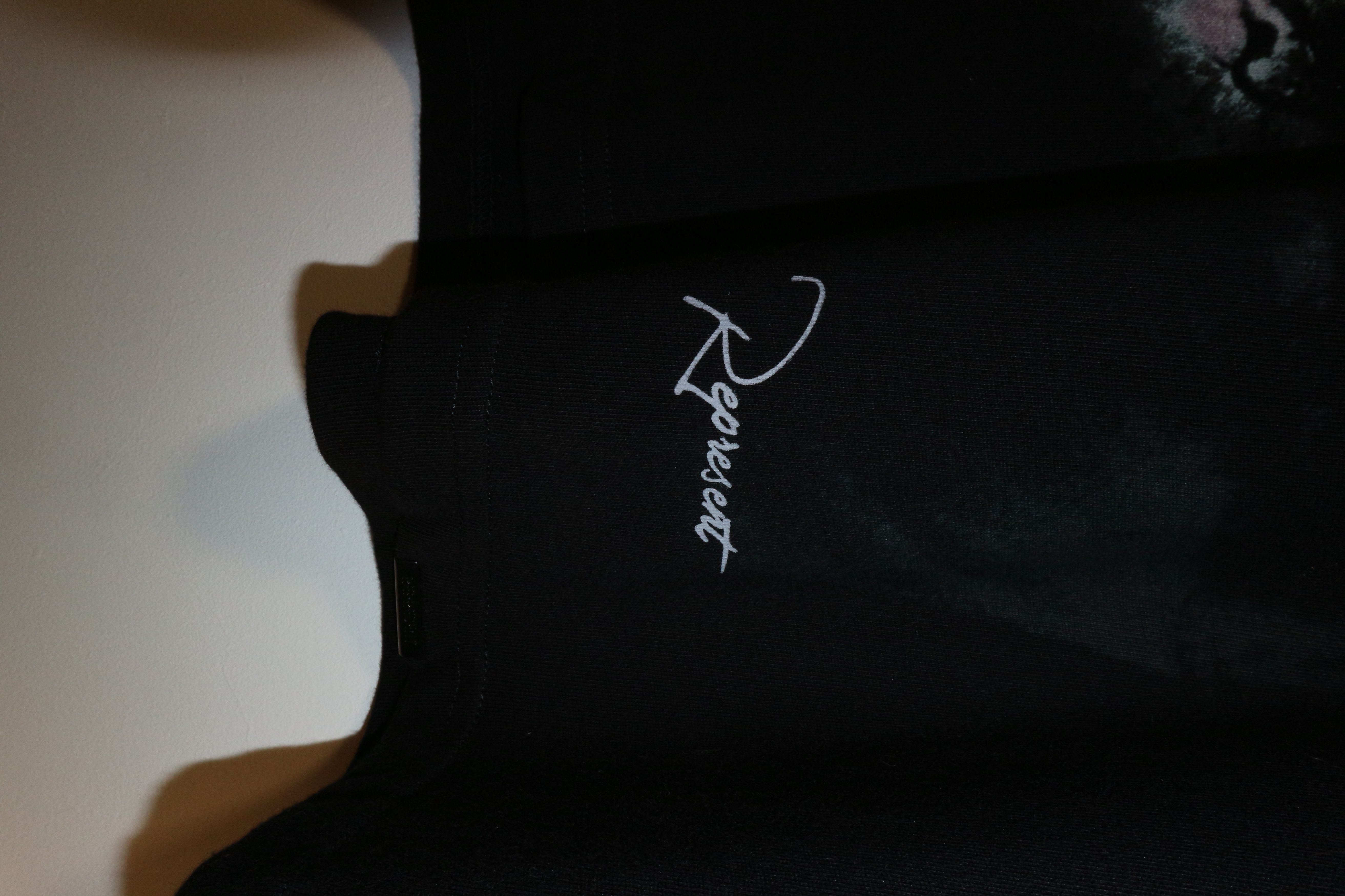 Represent Clo. SHARK PRINT T-SHIRT Size US L / EU 52-54 / 3 - 4 Thumbnail