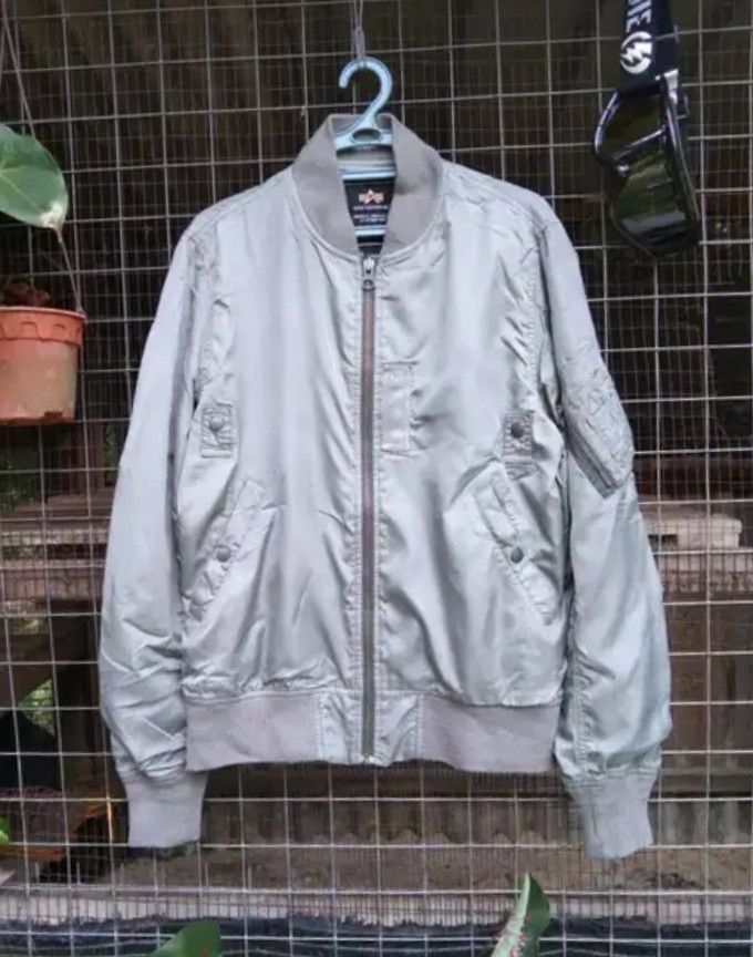 image of Lightlayers Vintage Alpha Industries Bomber Jacket in Olive Green, Men's (Size Medium)