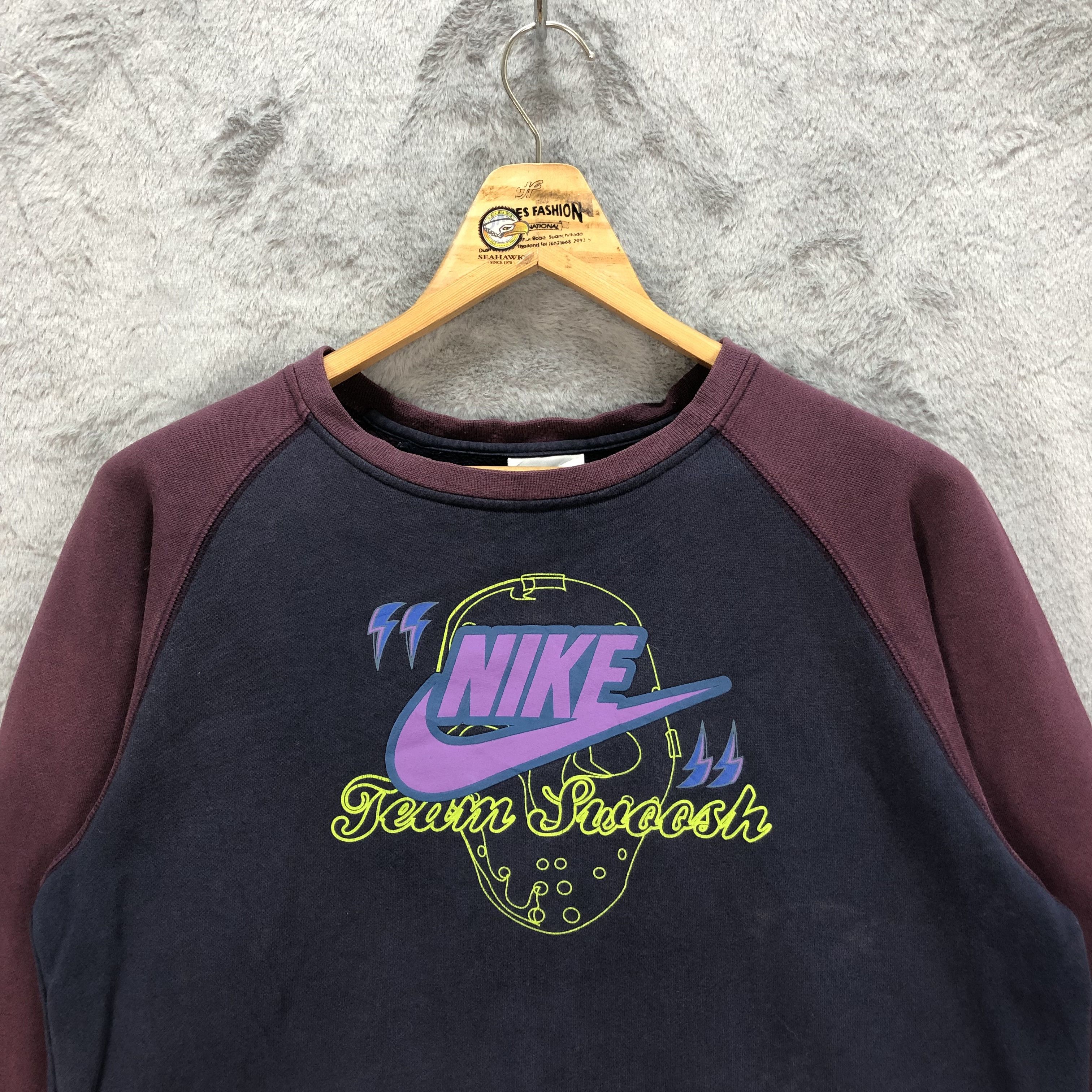 Nike colorblock sweater hotsell