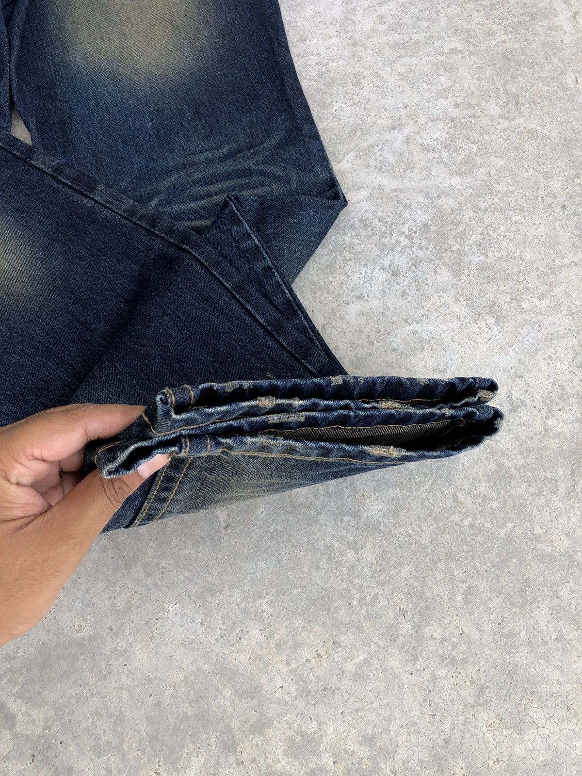 Japanese Brand Rare Yoshitomo Nara Lolita Distressed Jeans Size US 34 / EU 50 - 15 Thumbnail