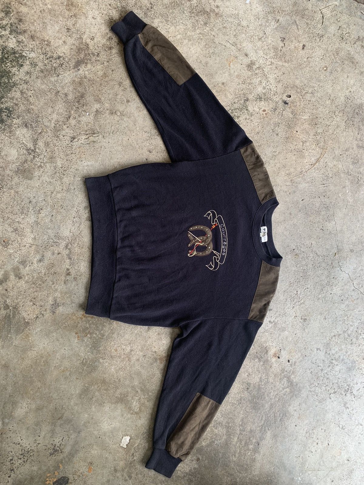 Courreges Courreges paris embroidered vintage 90s sweatshirt Size US M / EU 48-50 / 2 - 11 Thumbnail