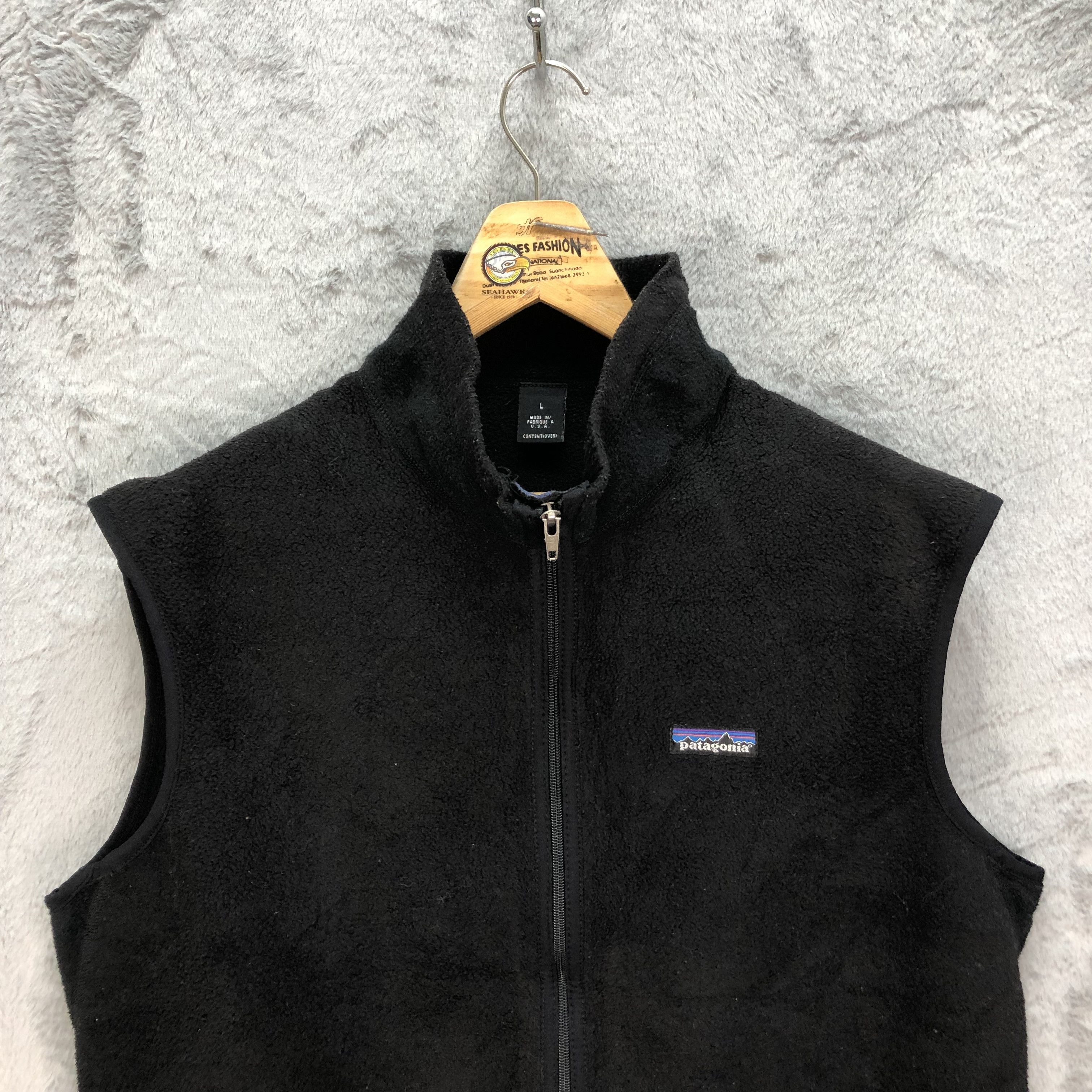 Patagonia VINTAGE PATAGONIA MADE IN USA BLACK FLEECE VEST #5273-182 Size US L / EU 52-54 / 3 - 2 Thumbnail
