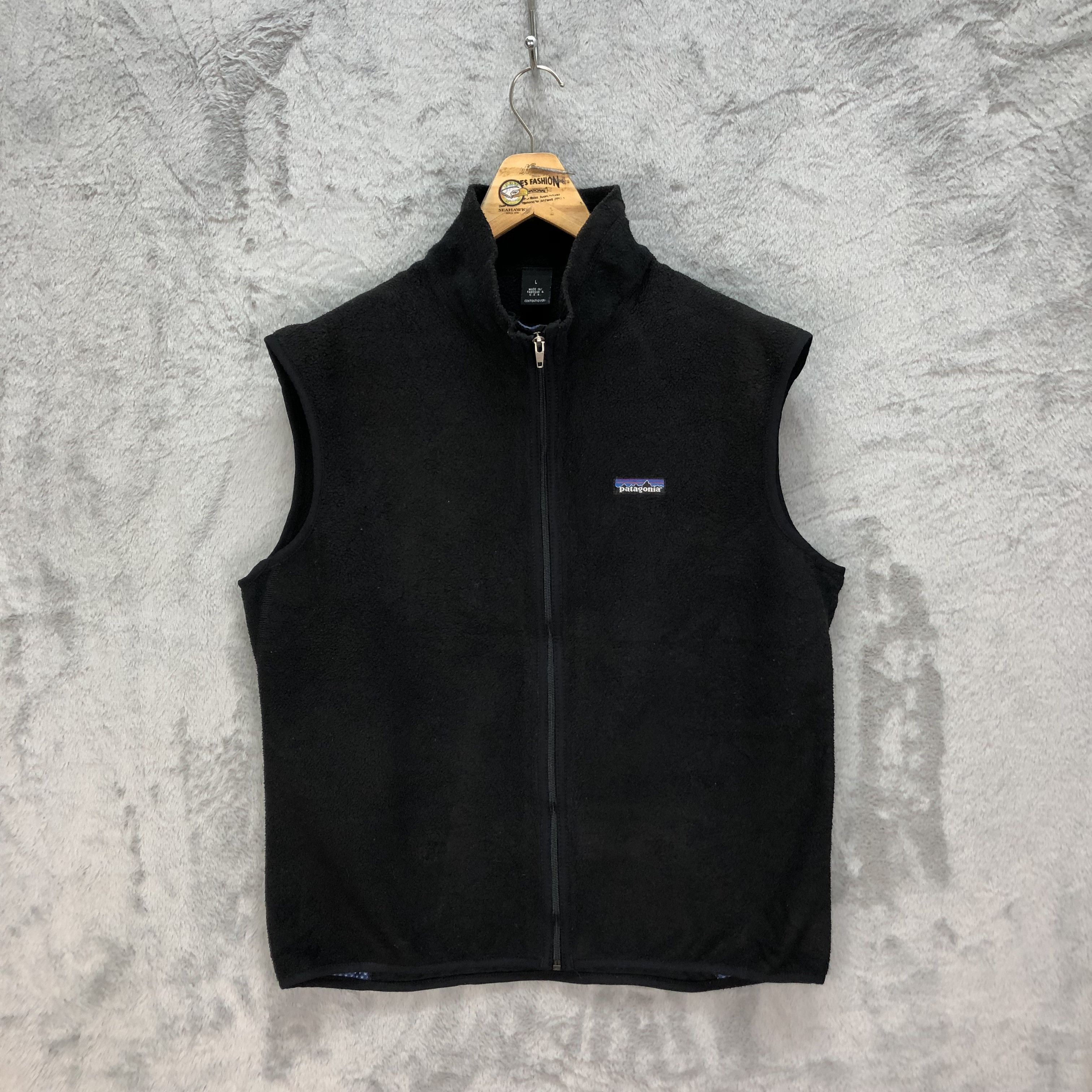 Patagonia VINTAGE PATAGONIA MADE IN USA BLACK FLEECE VEST #5273-182 Size US L / EU 52-54 / 3 - 1 Thumbnail