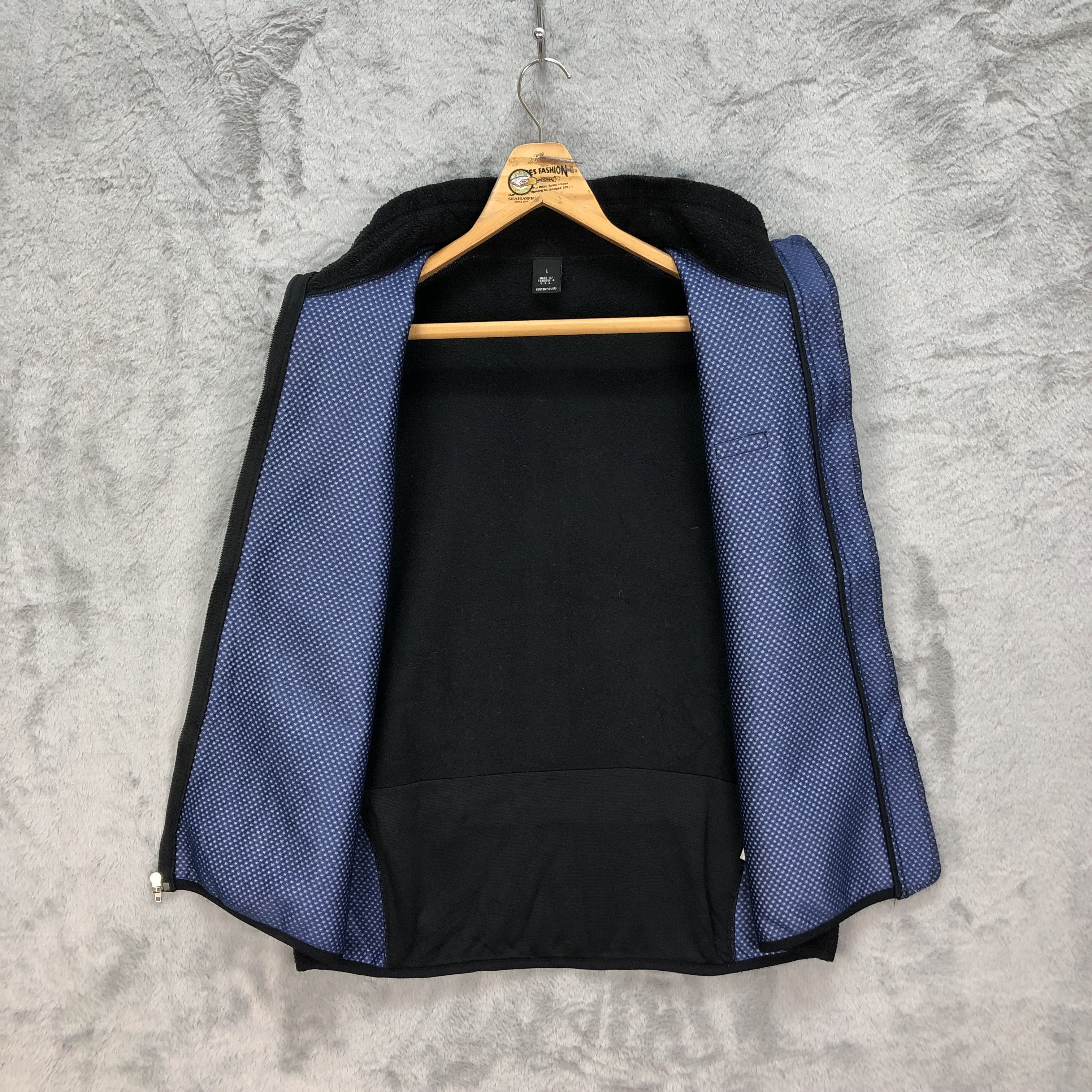 Patagonia VINTAGE PATAGONIA MADE IN USA BLACK FLEECE VEST #5273-182 Size US L / EU 52-54 / 3 - 7 Thumbnail