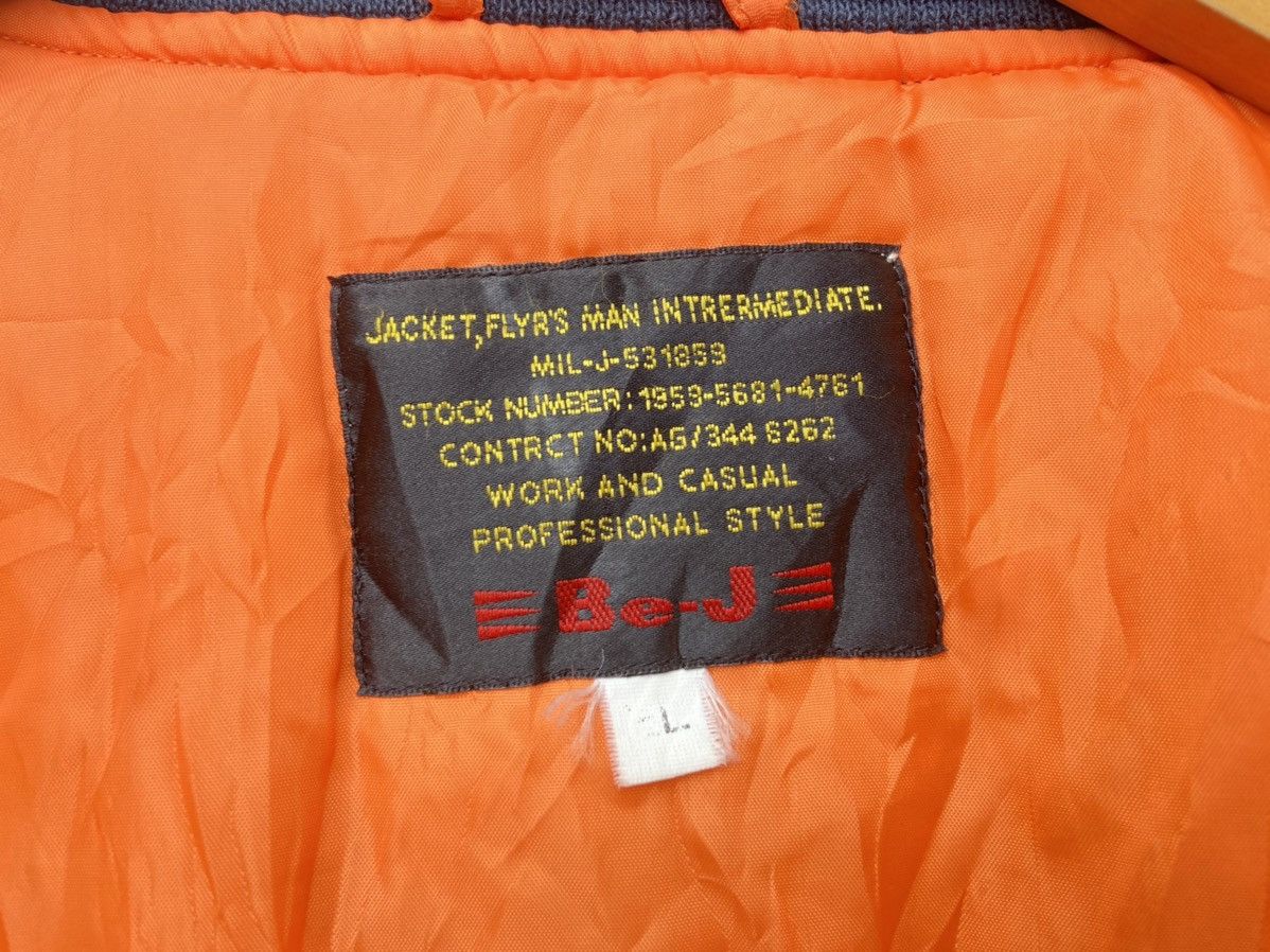 Vintage Vintage 90's Military Flyers Man Bomber Jacket Size XL Size US L / EU 52-54 / 3 - 9 Thumbnail