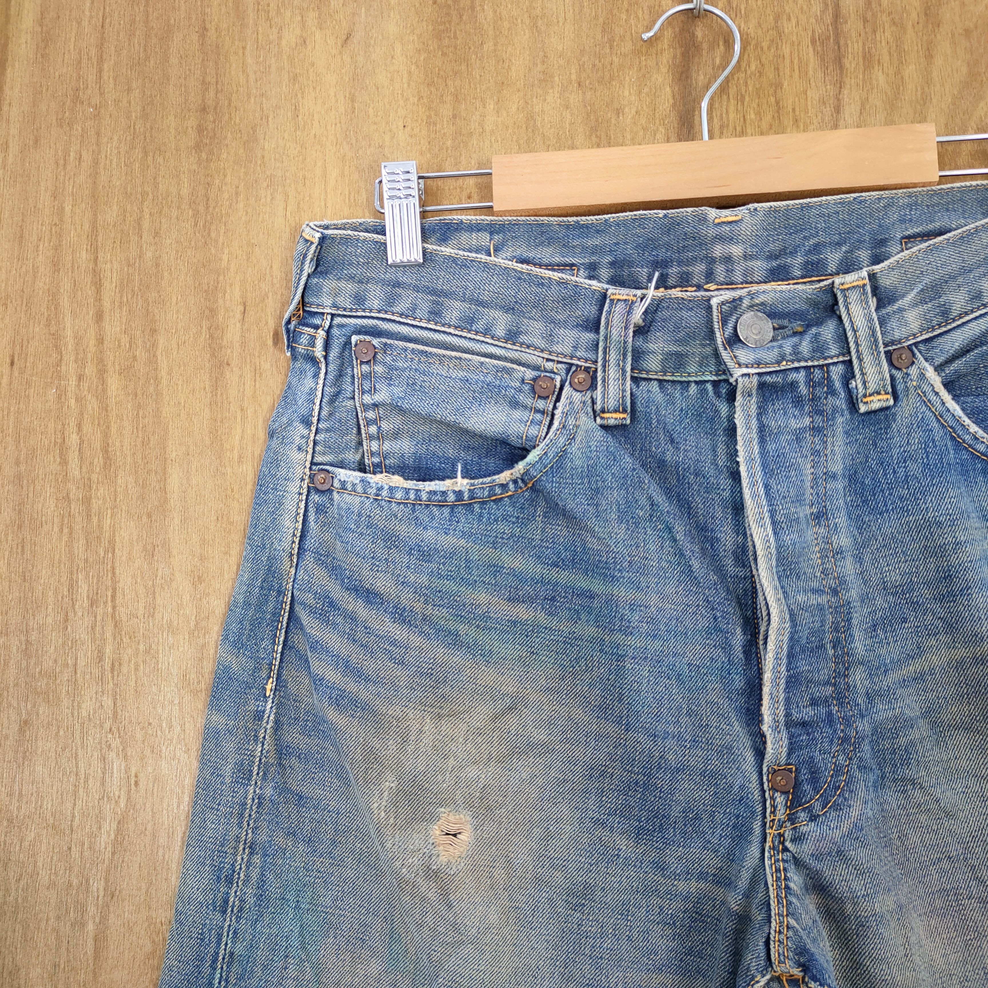 Levi's Vintage Clothing VINTAGE LEVI'S 37501 BIG E RUSTY FADED RIPPEP JEANS Size US 32 / EU 48 - 6 Thumbnail