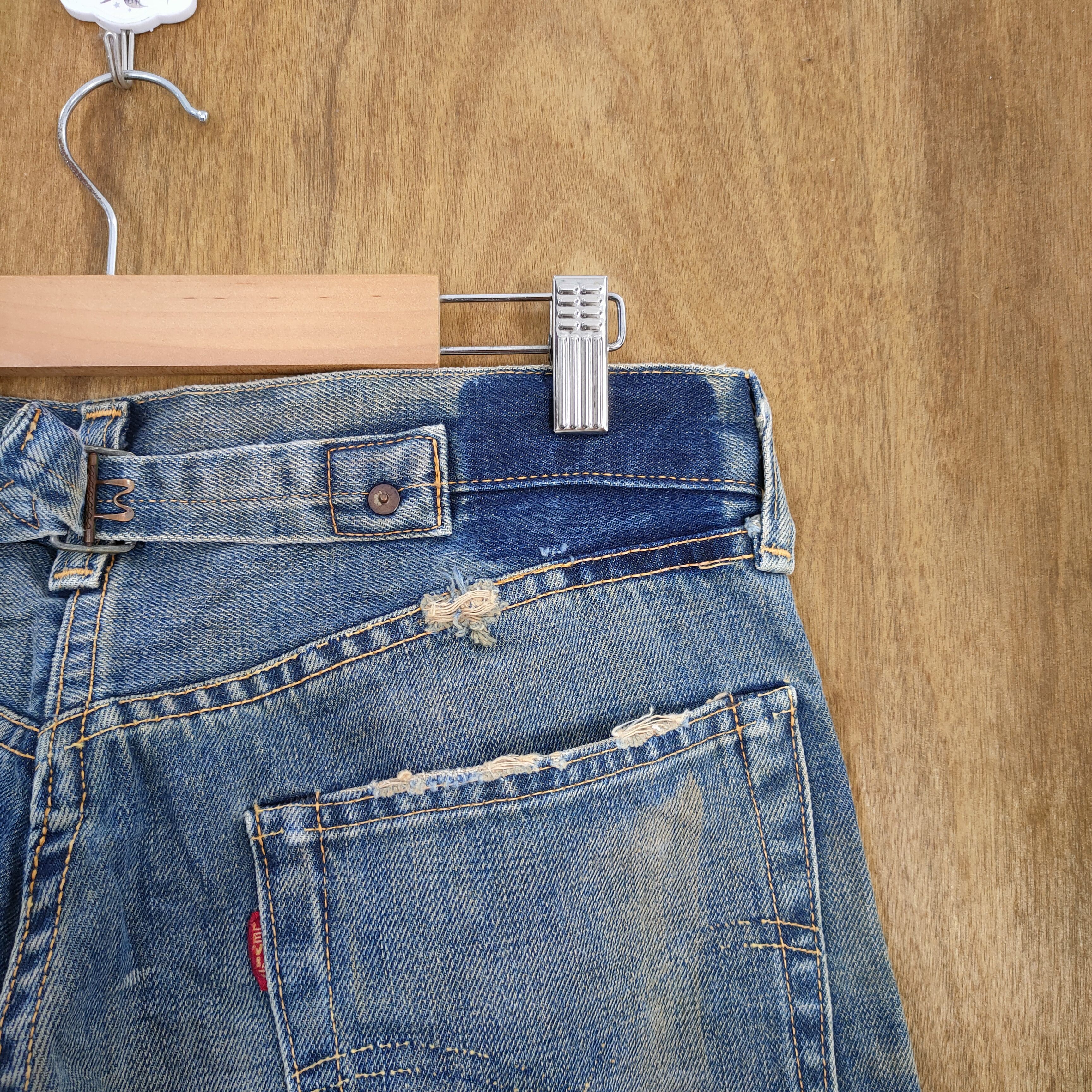 Levi's Vintage Clothing VINTAGE LEVI'S 37501 BIG E RUSTY FADED RIPPEP JEANS Size US 32 / EU 48 - 11 Thumbnail