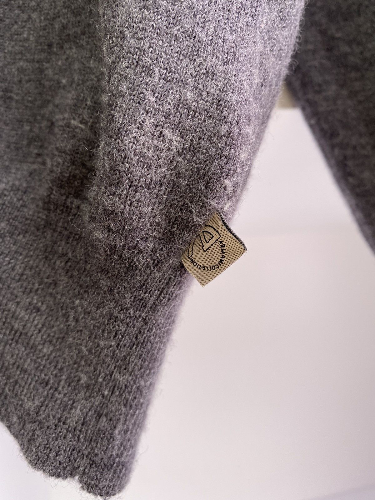 Giorgio Armani Giorgio Armani Grey Cashmere V-Neck Long Sleeve Sweater Size US XXL / EU 58 / 5 - 3 Thumbnail