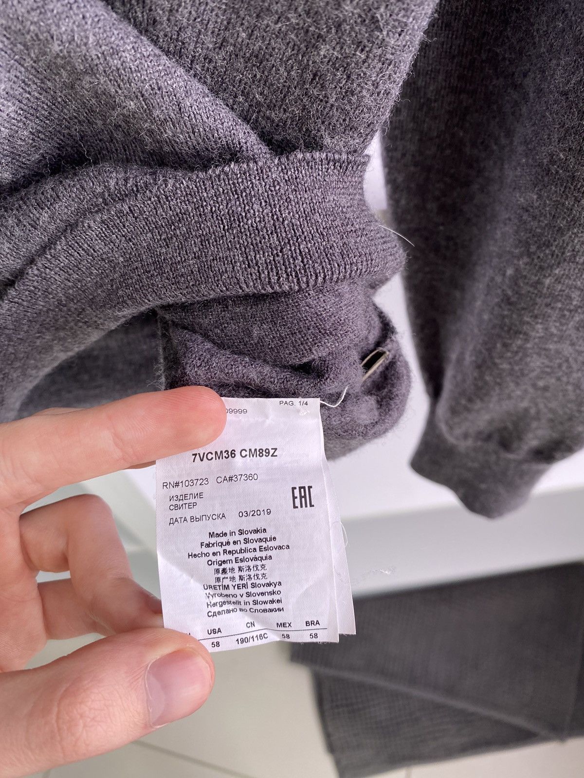 Giorgio Armani Giorgio Armani Grey Cashmere V-Neck Long Sleeve Sweater Size US XXL / EU 58 / 5 - 5 Thumbnail