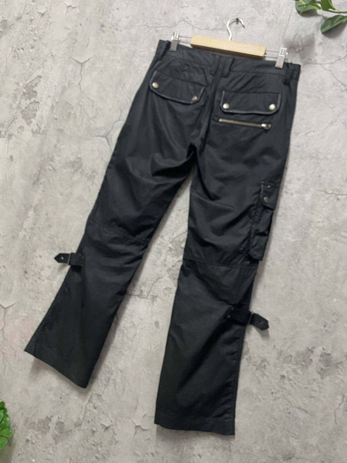 Designer × Japanese Brand CustomCulture Japan Parasite Bondage Utility Cargo Pants Size US 30 / EU 46 - 13 Thumbnail