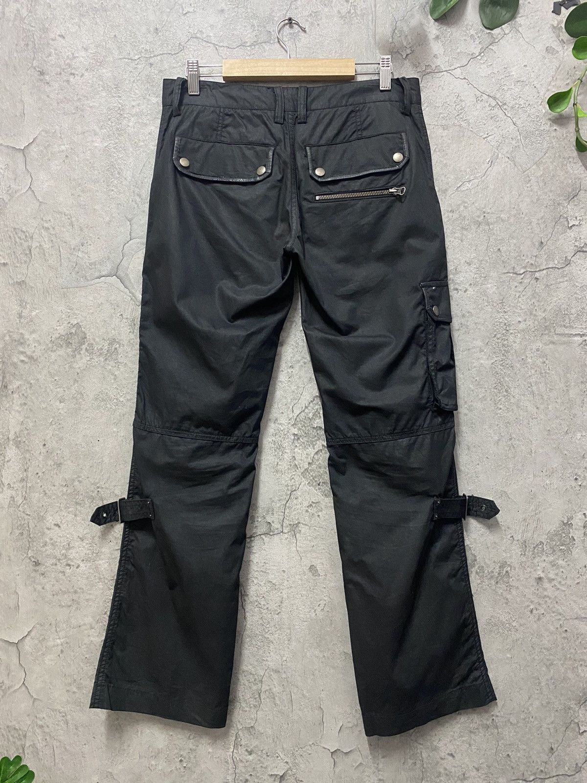 Designer × Japanese Brand CustomCulture Japan Parasite Bondage Utility Cargo Pants Size US 30 / EU 46 - 2 Thumbnail