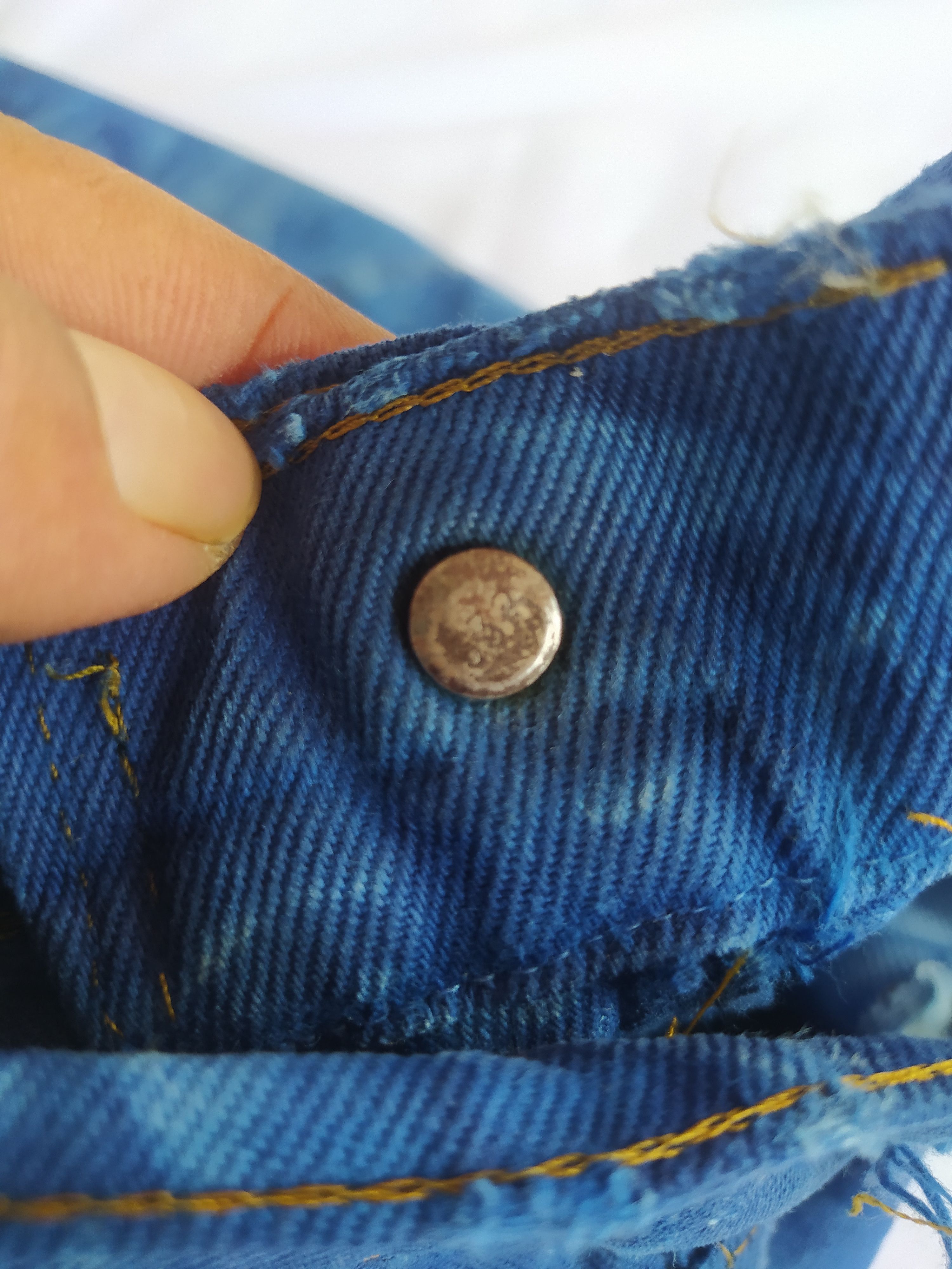 Levi's × Vintage Vintage distressed tiediy levis Size US 28 / EU 44 - 9 Thumbnail