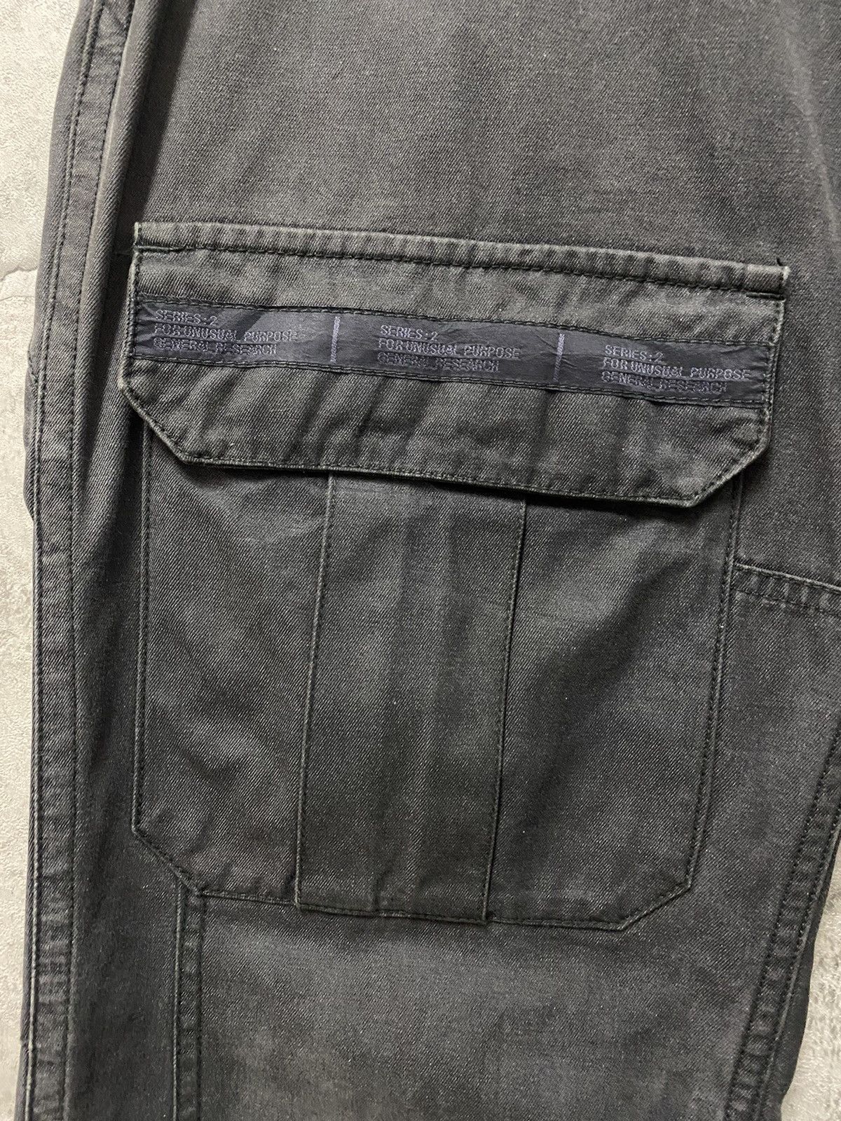 General Research × Vintage A/W 02 General Research Double Knee Cargo Back Zipper Pants Size US 32 / EU 48 - 8 Thumbnail