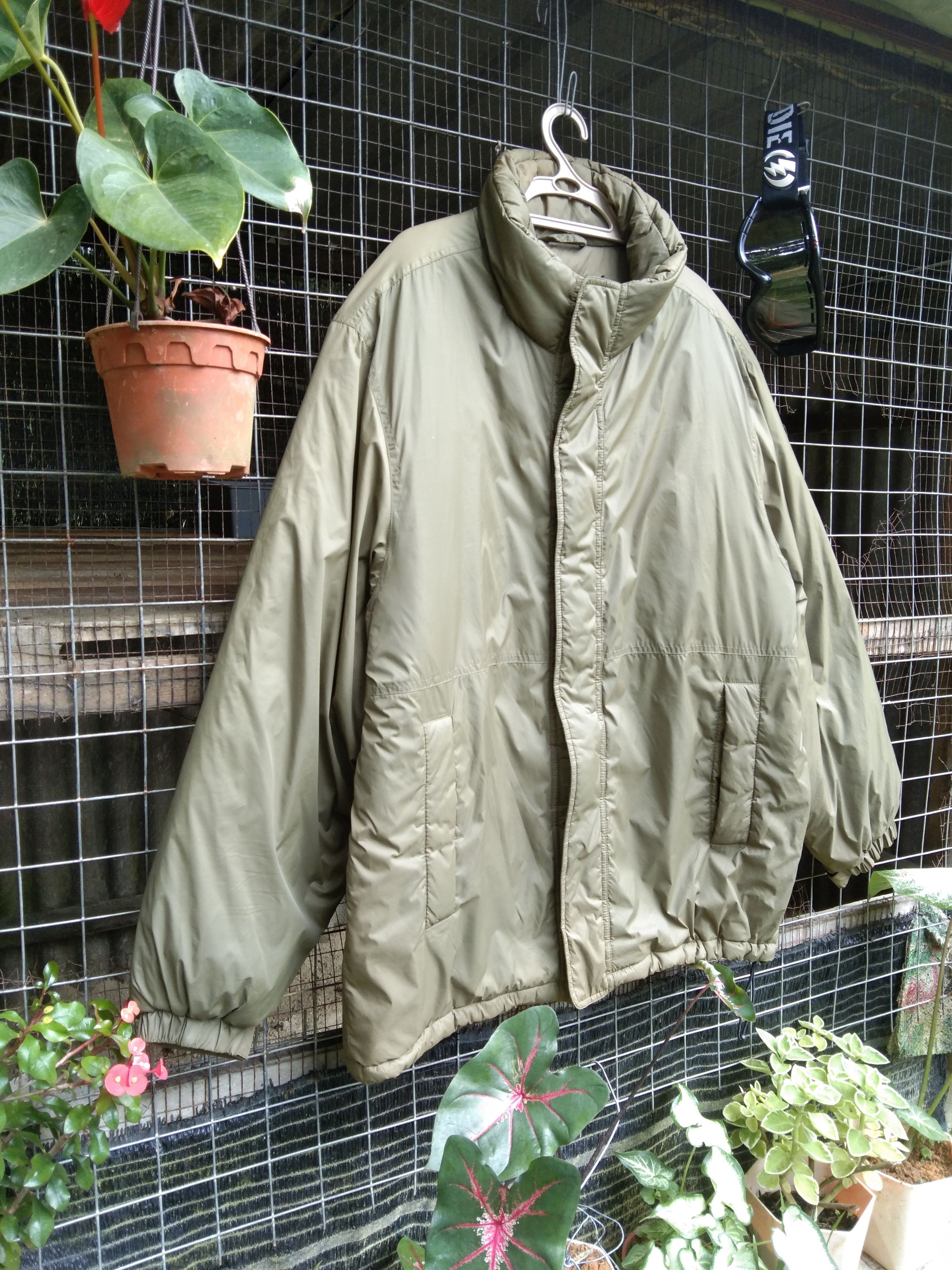 image of Outdoor Life x Uniqlo Vintage Uniqlo Puffer Down Jacket in Olive, Men's (Size XL)