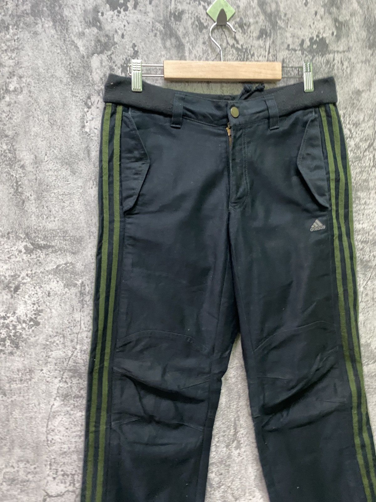 Adidas ADIDAS 3 Stripe Green Embroidered Logo pants Size US 30 / EU 46 - 4 Thumbnail