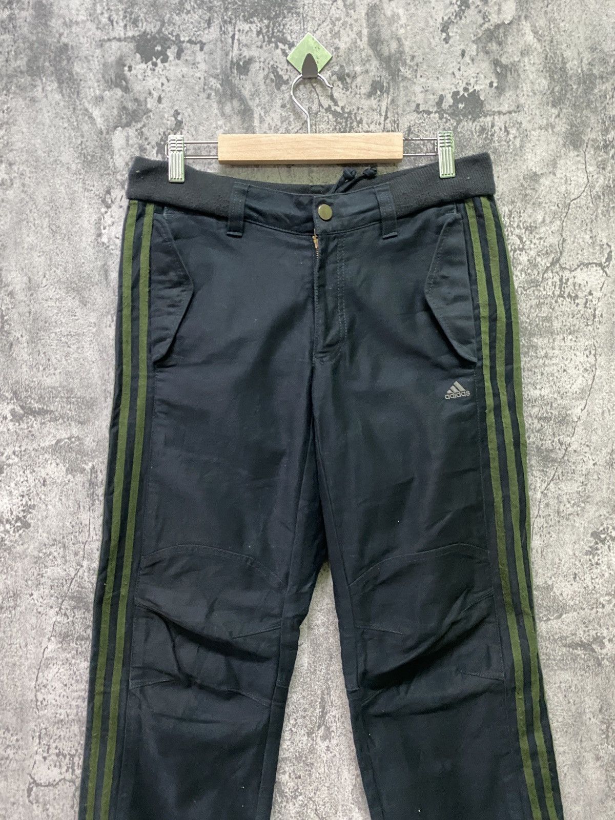 Adidas ADIDAS 3 Stripe Green Embroidered Logo pants Size US 30 / EU 46 - 3 Thumbnail