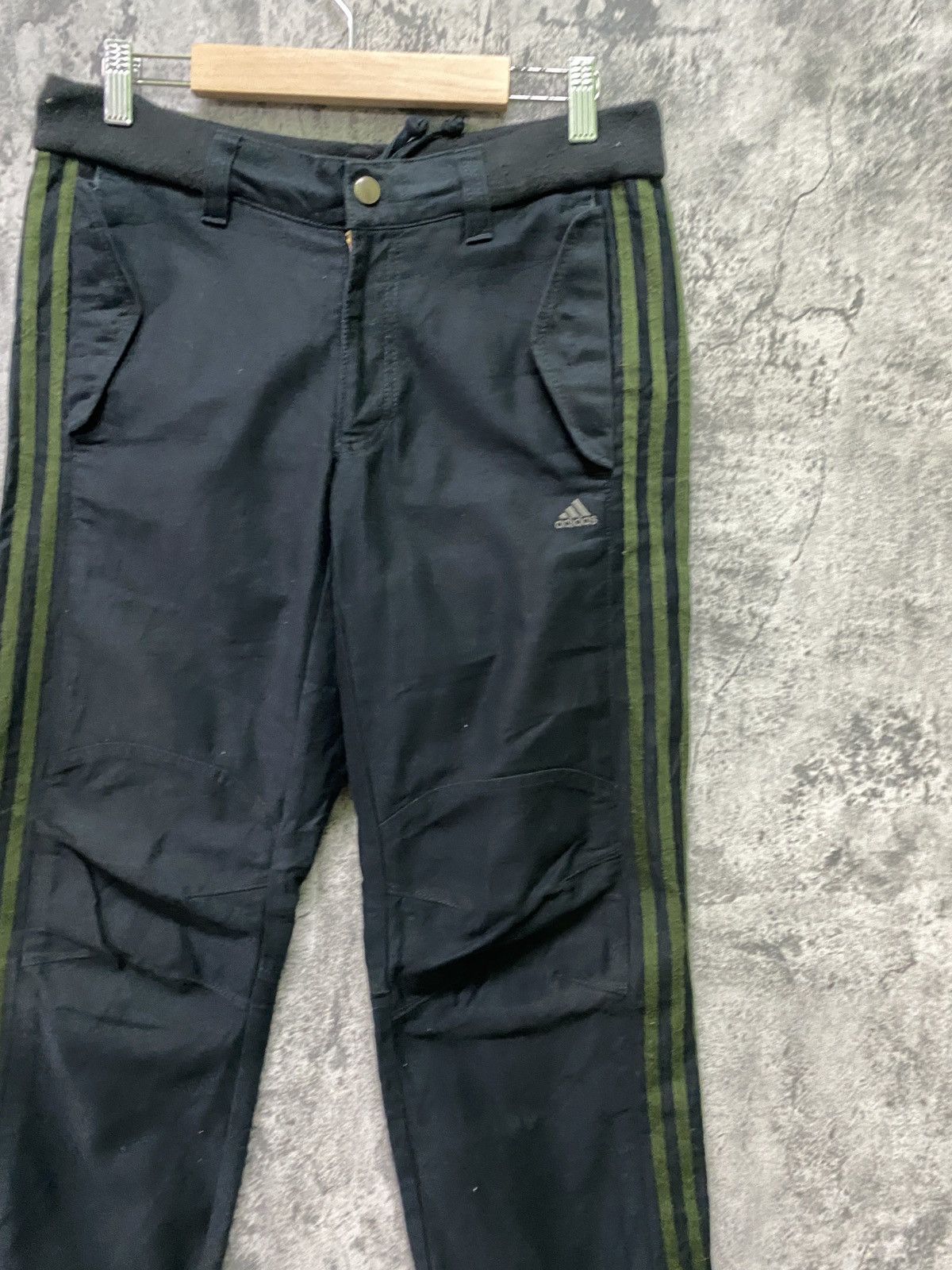 Adidas ADIDAS 3 Stripe Green Embroidered Logo pants Size US 30 / EU 46 - 5 Thumbnail