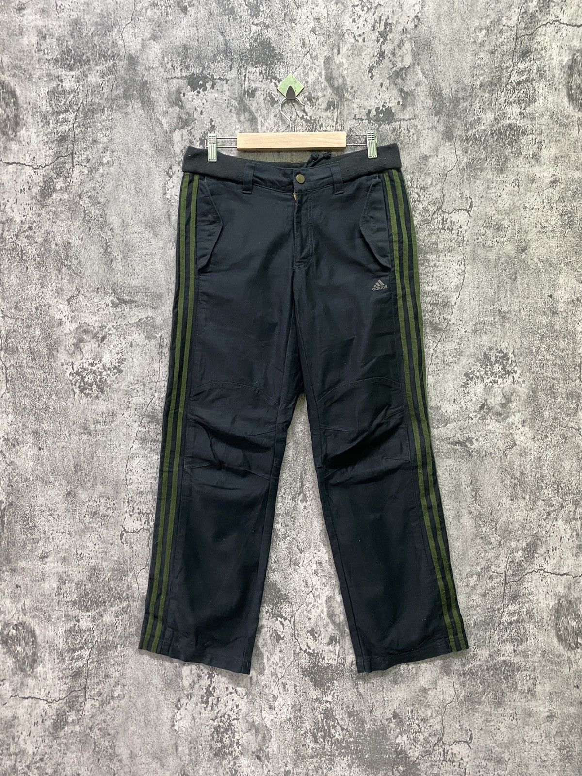 Adidas ADIDAS 3 Stripe Green Embroidered Logo pants Size US 30 / EU 46 - 1 Thumbnail