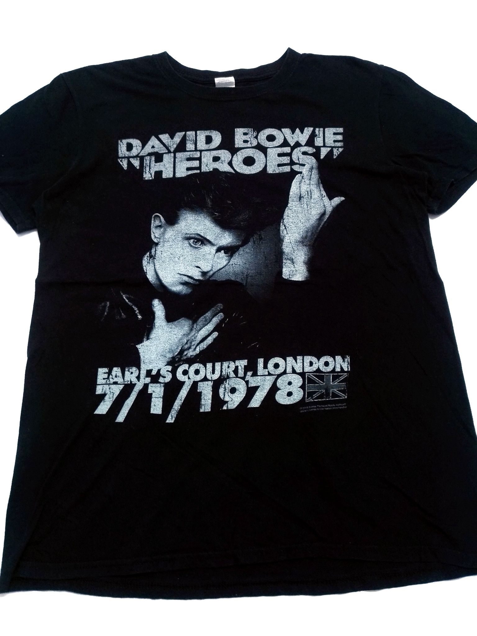Band Tees × Gildan RARE! DAVID BOWIE "HEROES" 1978 TOUR REPRO ©️2015 Size US M / EU 48-50 / 2 - 4 Thumbnail