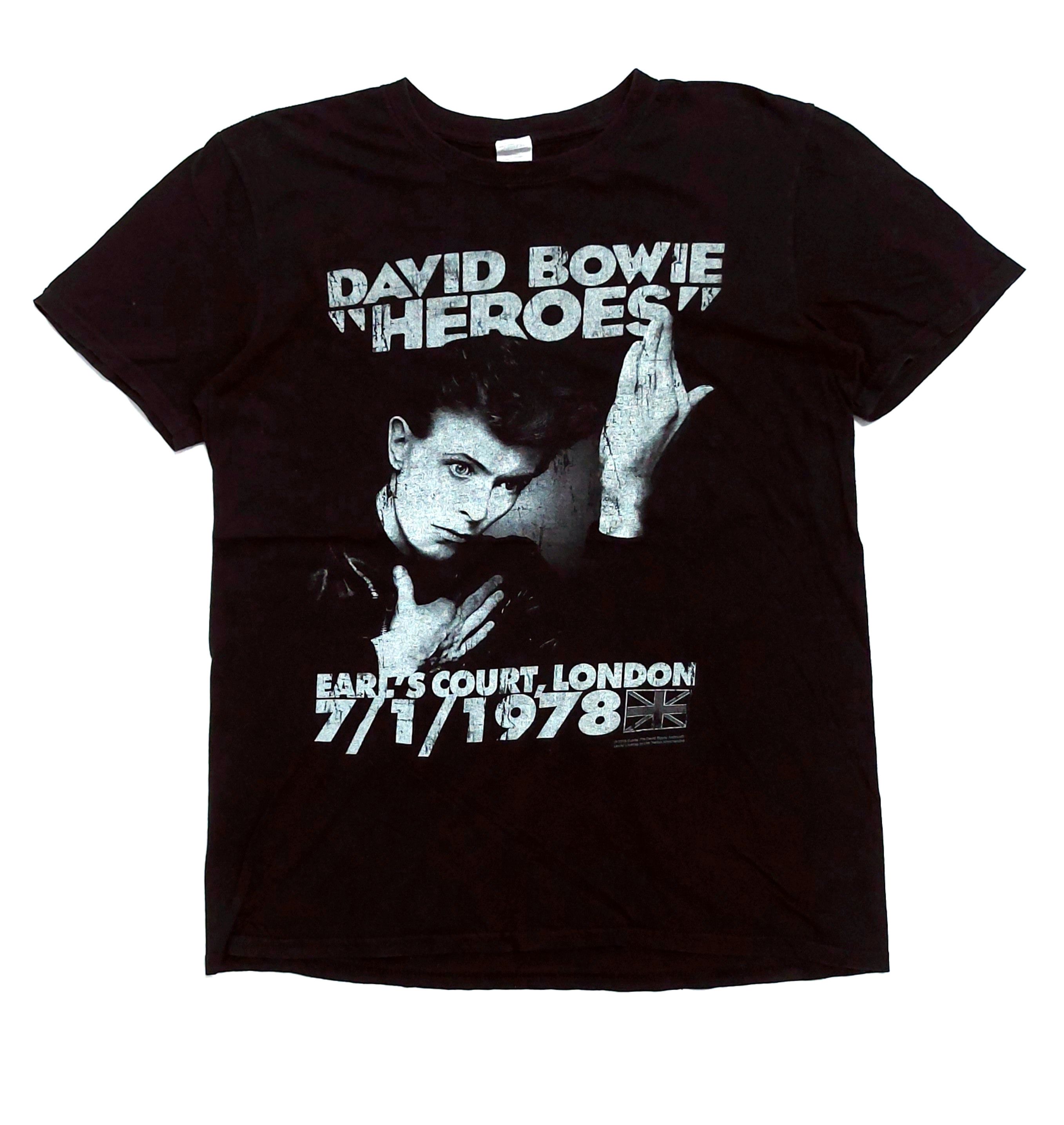 Band Tees × Gildan RARE! DAVID BOWIE "HEROES" 1978 TOUR REPRO ©️2015 Size US M / EU 48-50 / 2 - 1 Thumbnail