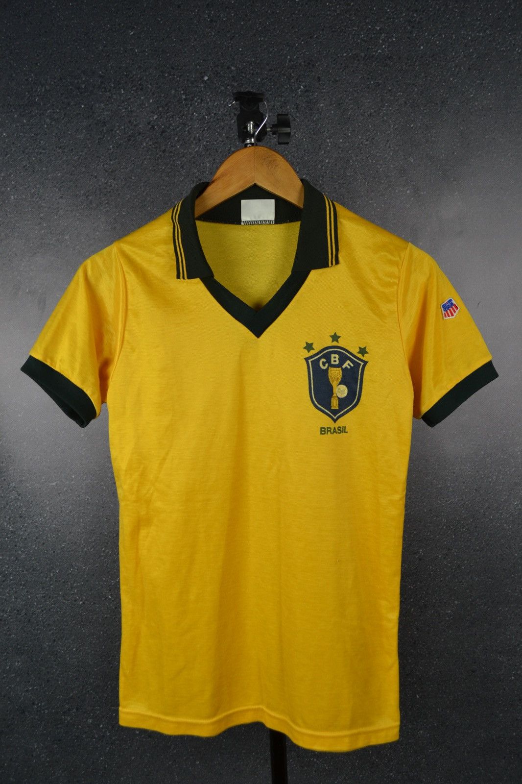 Vintage Brazil Home Football Shirt Vintage Soccer Jersey Retro Small Size US S / EU 44-46 / 1 - 1 Thumbnail