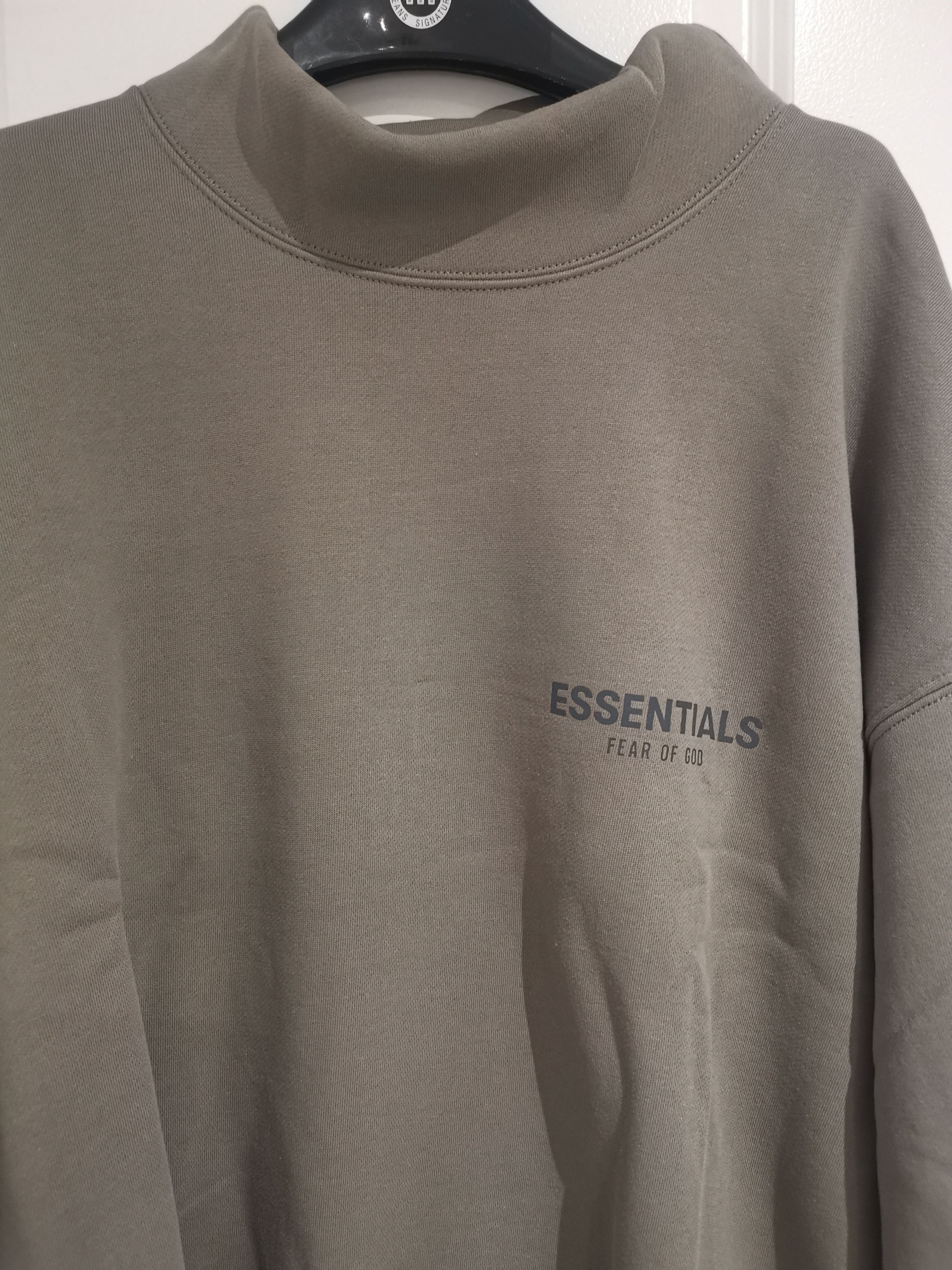 Fear of God Fear of God Essential Charcoal Mock Neck Sweatshirt Large Size US L / EU 52-54 / 3 - 3 Thumbnail