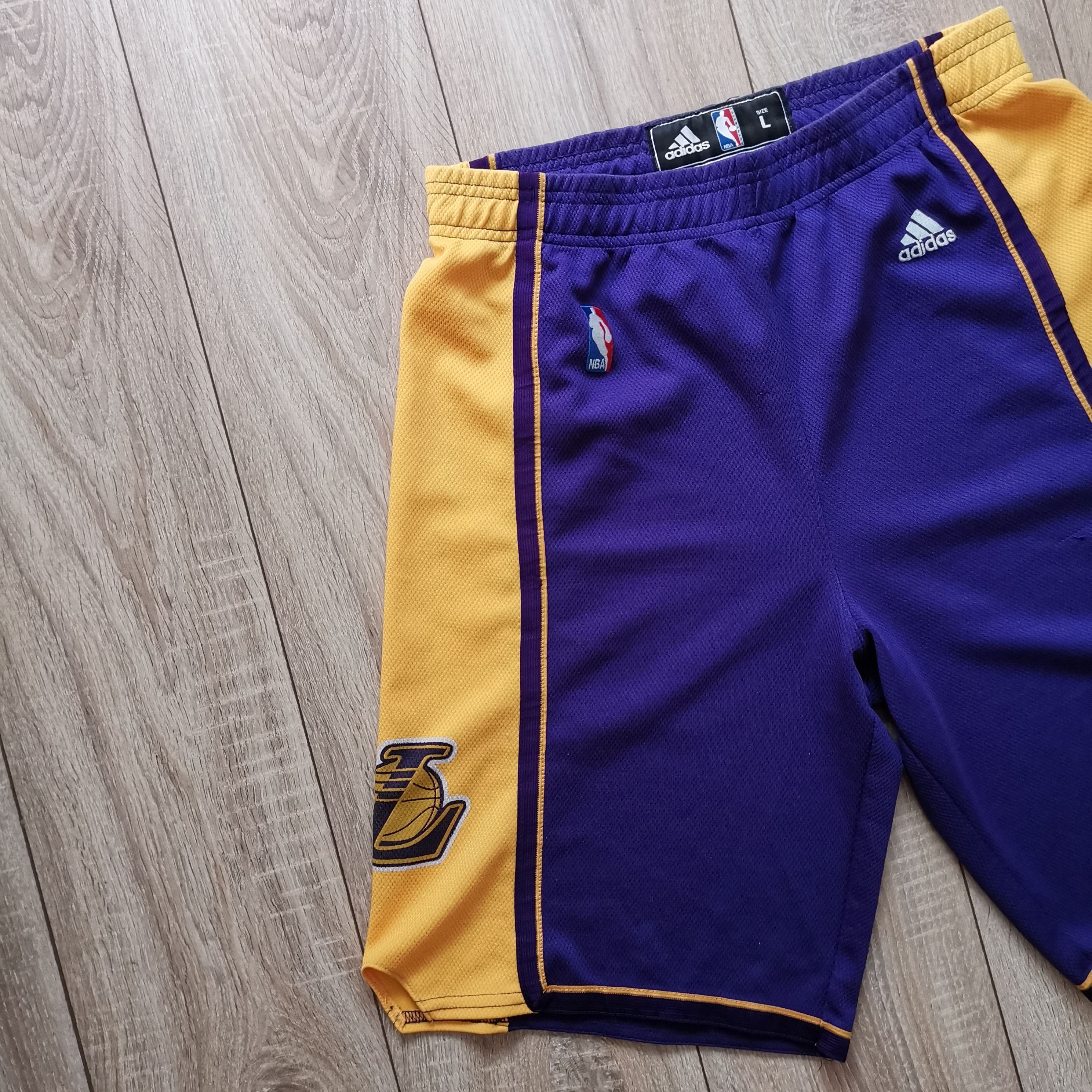 Adidas Vintage Adidas Los Angeles Lakers Basketball Shorts NBA Size US 34 / EU 50 - 4 Thumbnail