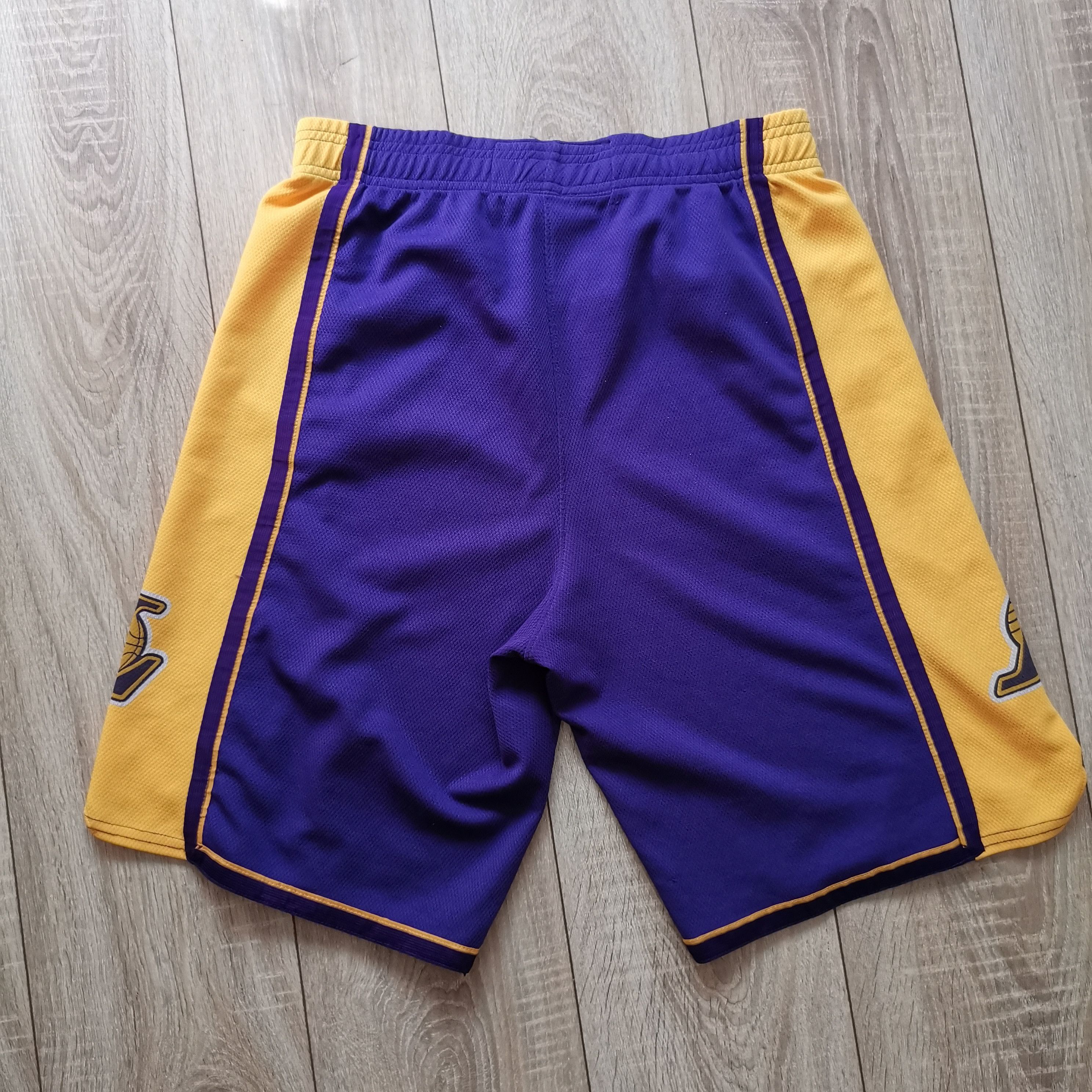 Adidas Vintage Adidas Los Angeles Lakers Basketball Shorts NBA Size US 34 / EU 50 - 2 Thumbnail