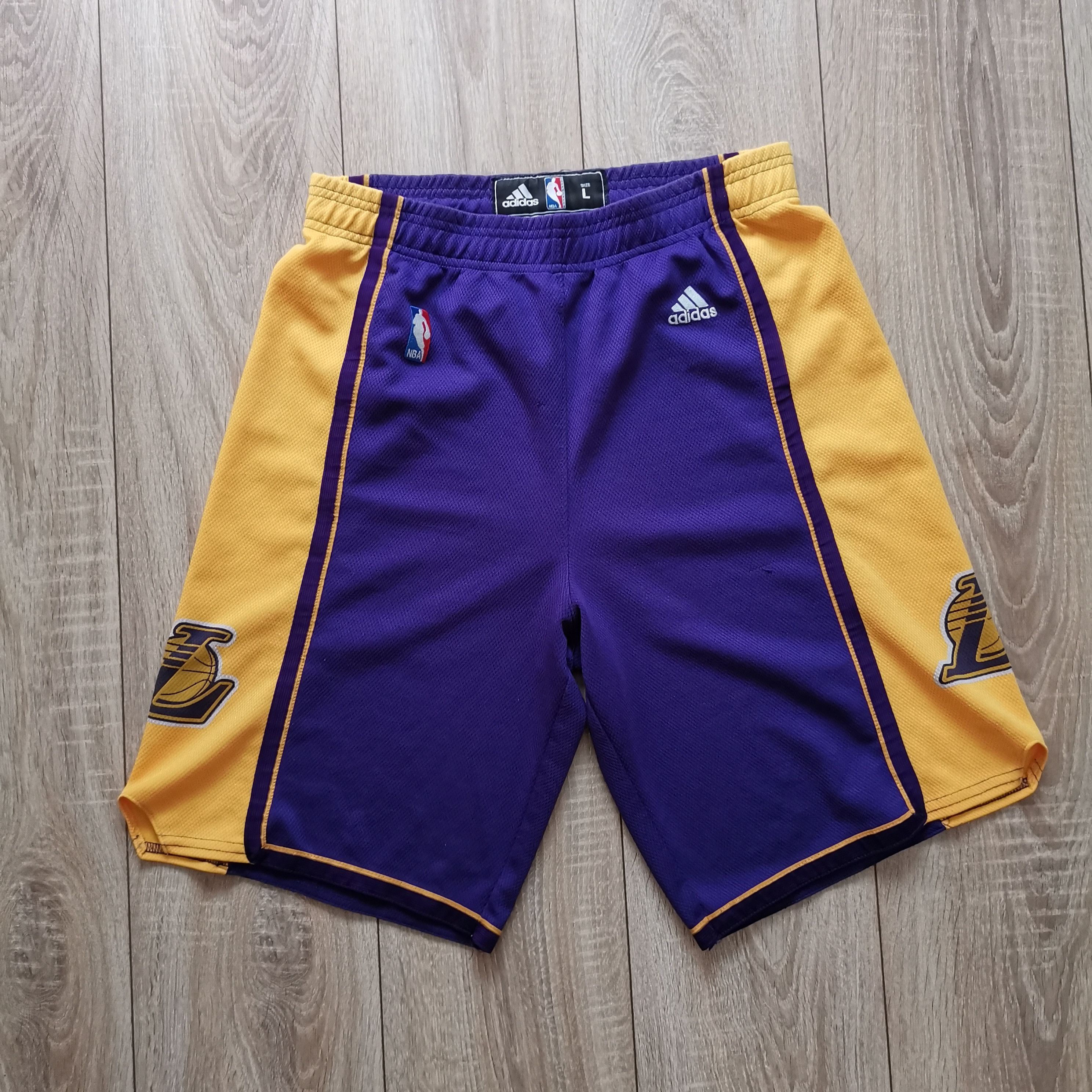Vintage Adidas Los Angeles Lakers Basketball Shorts NBA