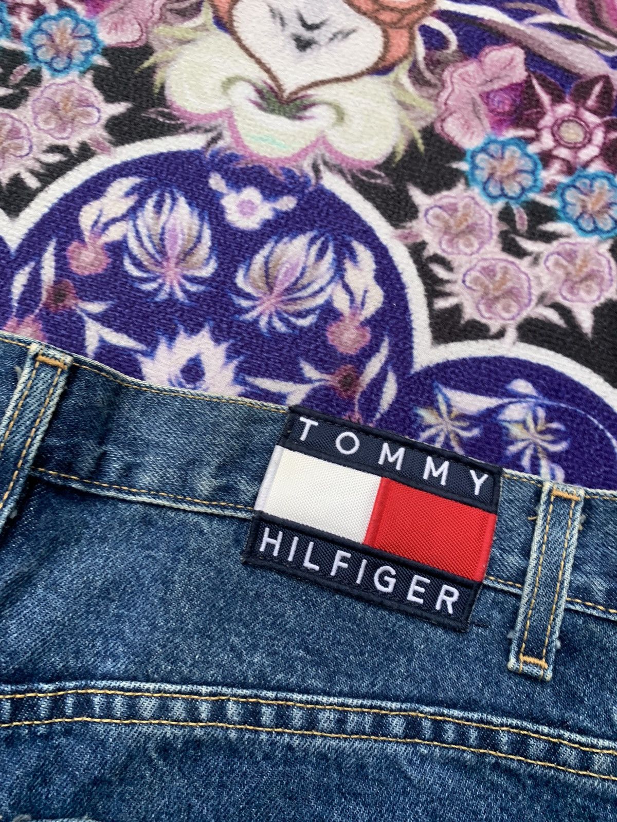 Tommy Hilfiger Vintage Tommy Hilfiger Denim Size US 34 / EU 50 - 14 Thumbnail