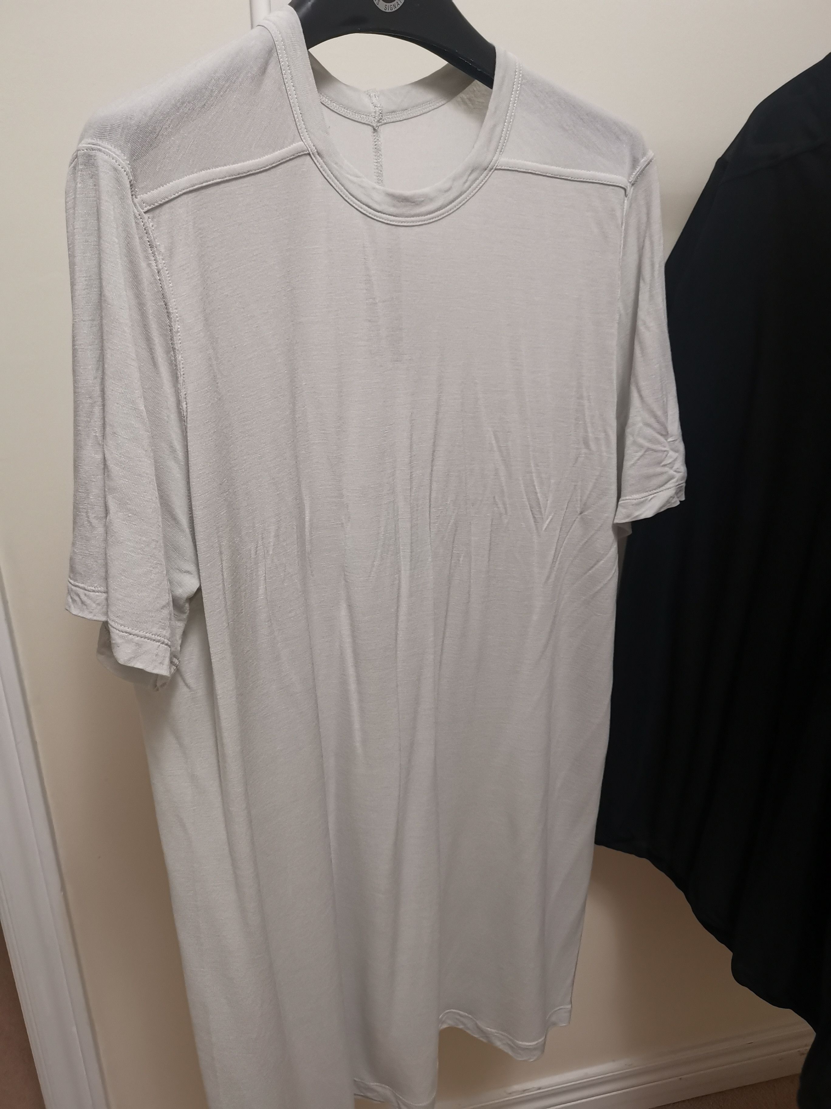 Rick Owens Rick Owens Level tee in viscose oyster Size US M / EU 48-50 / 2 - 2 Thumbnail