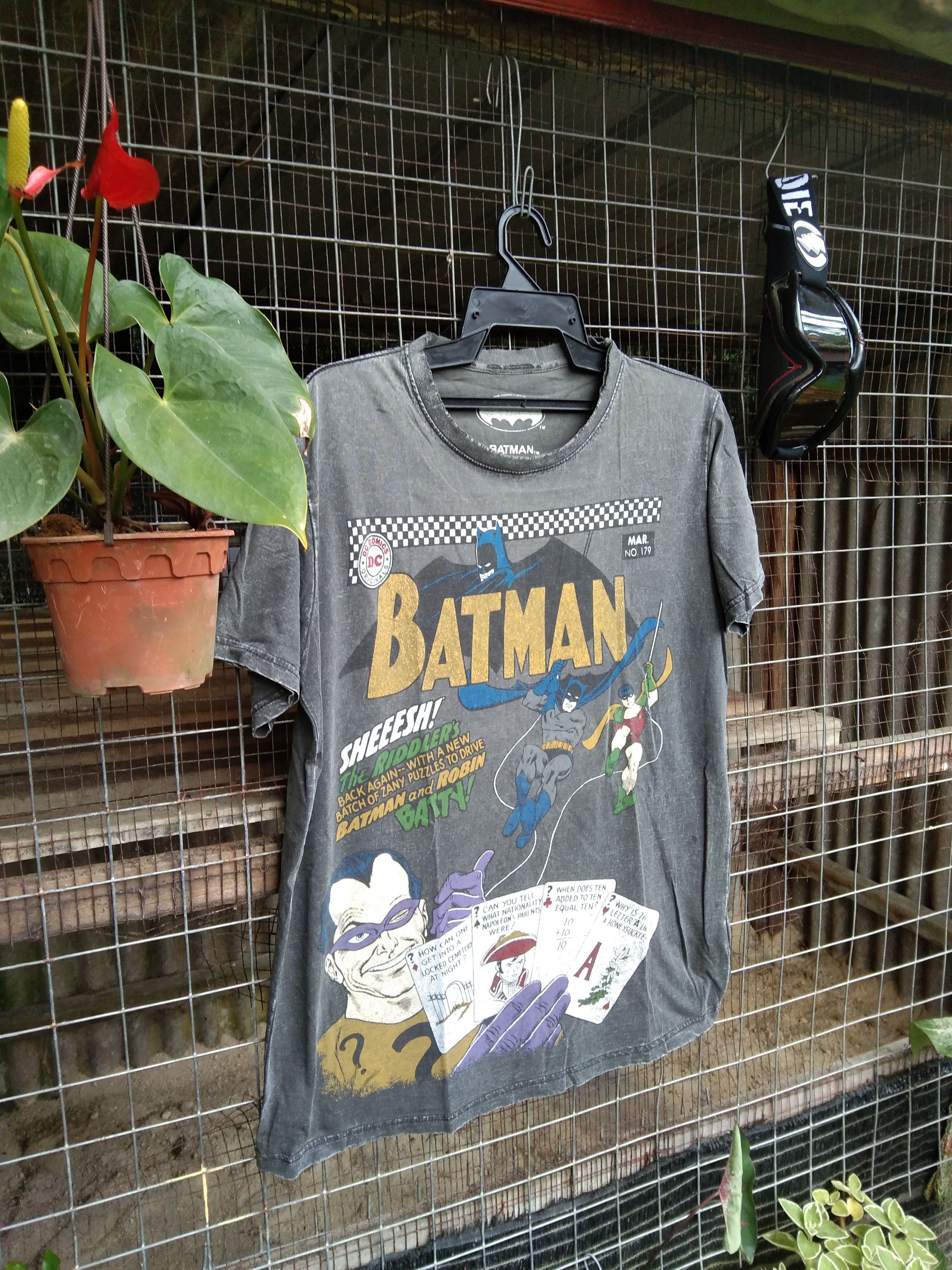 DC Comics × Vintage BATMAN VOL. 179 MARCH 1966 DISTRESSED Size US L / EU 52-54 / 3 - 4 Thumbnail